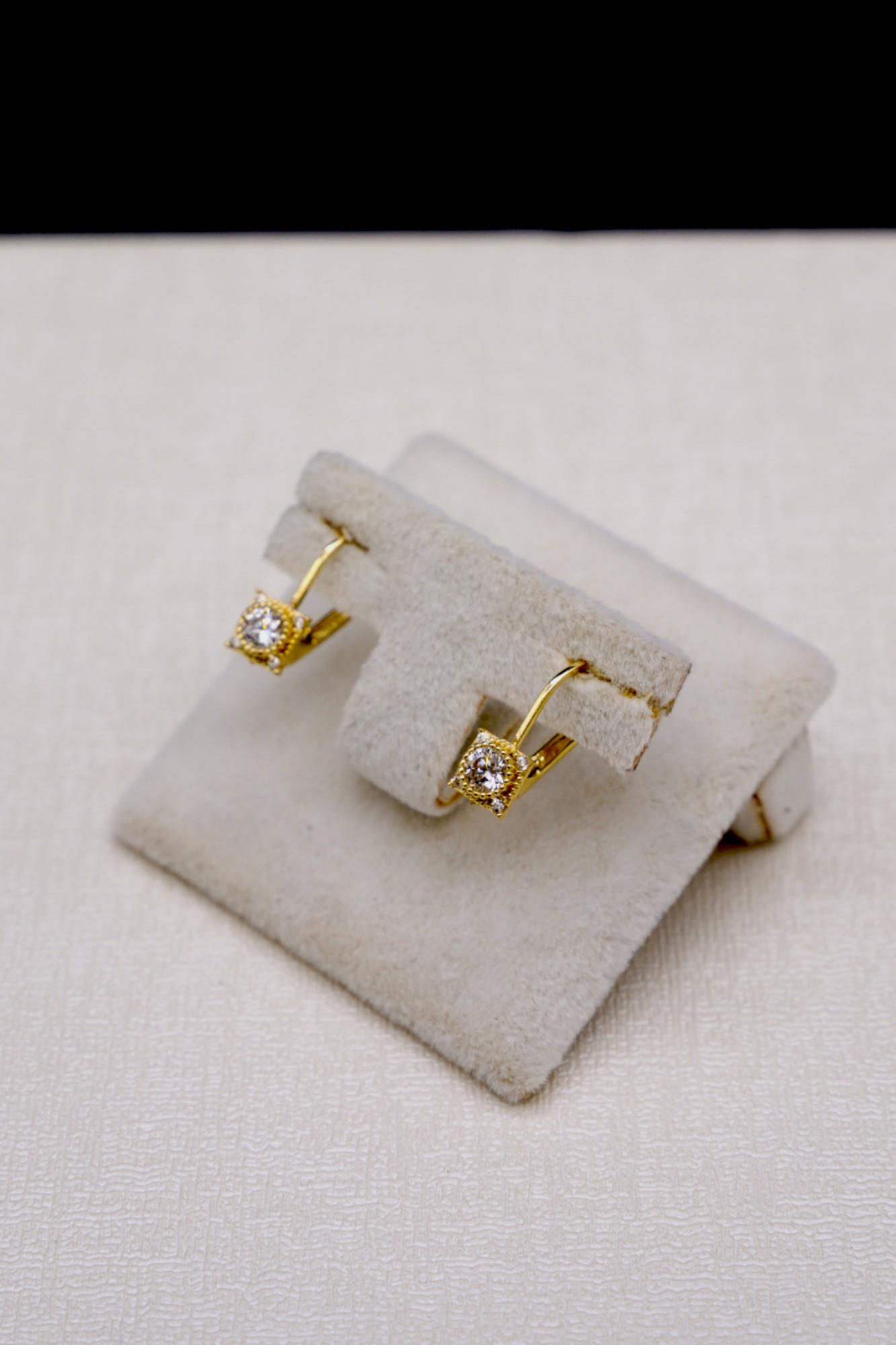 Zirkon Taşlı Küpe 14 Ayar