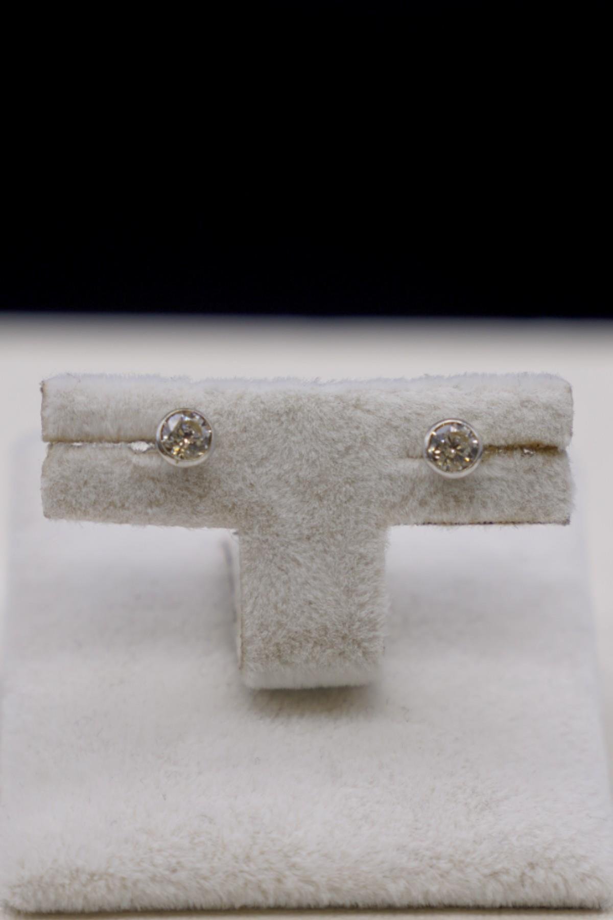 Zirkon Taşlı Tektaş Küpe 14 Aayr