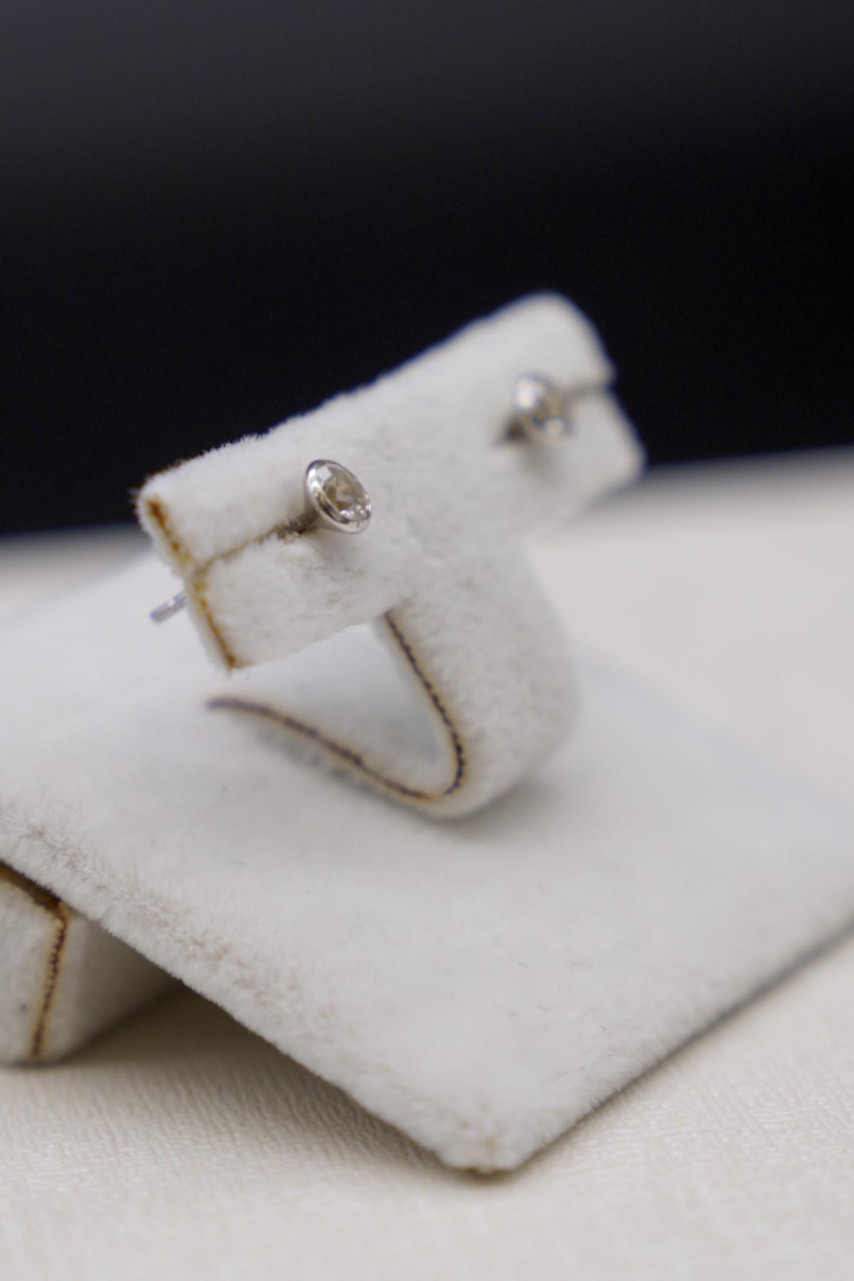 Zirkon Taşlı Tektaş Küpe 14 Aayr