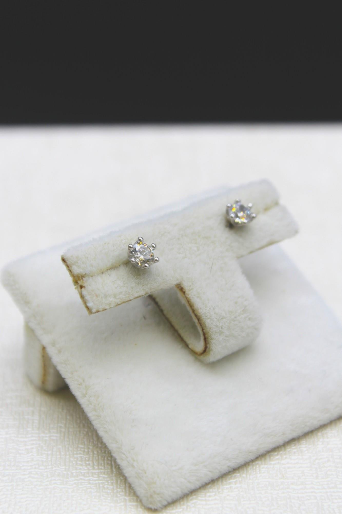 Zirkon Taşlı Tektaş Küpe 14 Ayar