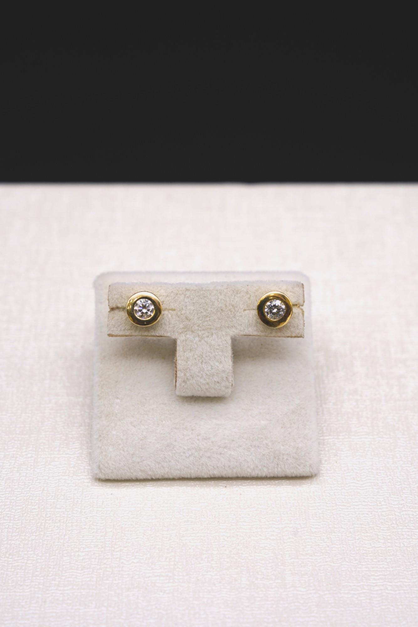 Zirkon Taşlı Tektaş Küpe 14 Ayar