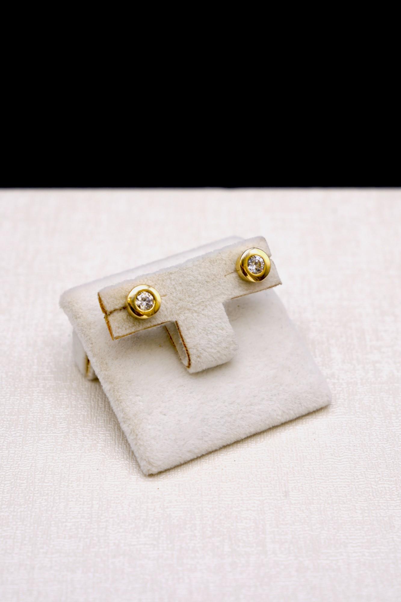 Zirkon Taşlı Tektaş Küpe 14 Ayar