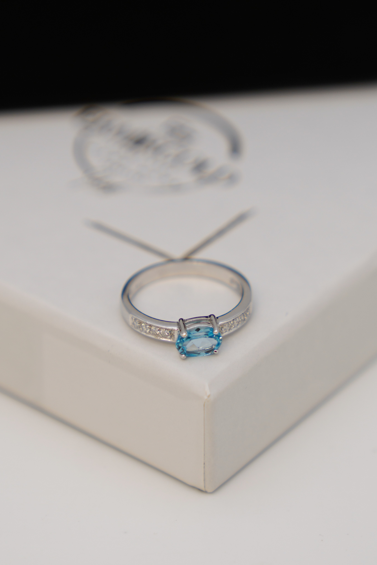 Zirkon Taşlı Topaz Yüzük 14 Ayar
