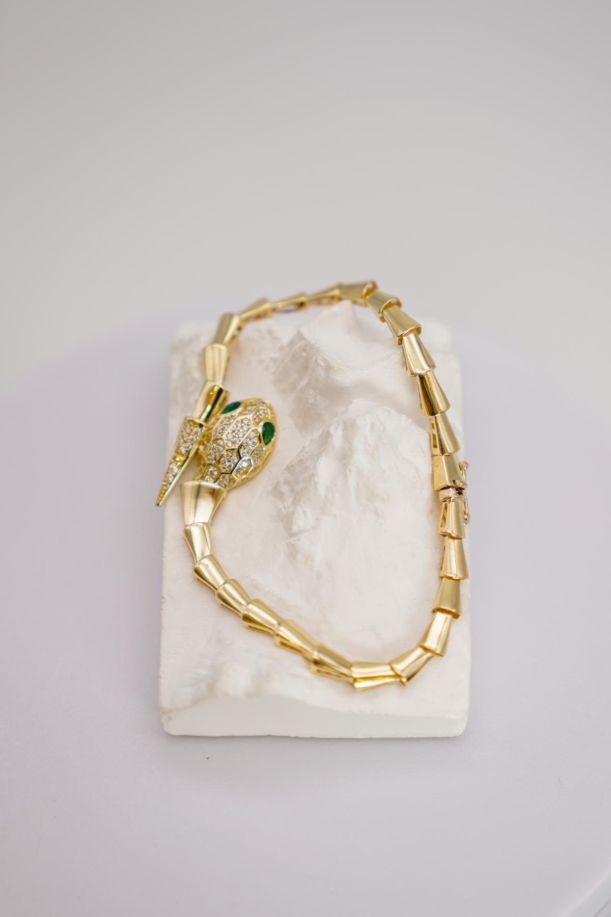 Zirkon Taşlı Yılan Figürlü 14 Ayar Altın Bileklik-Işıltılı ve Güçlü Tasarıma Sahip Model