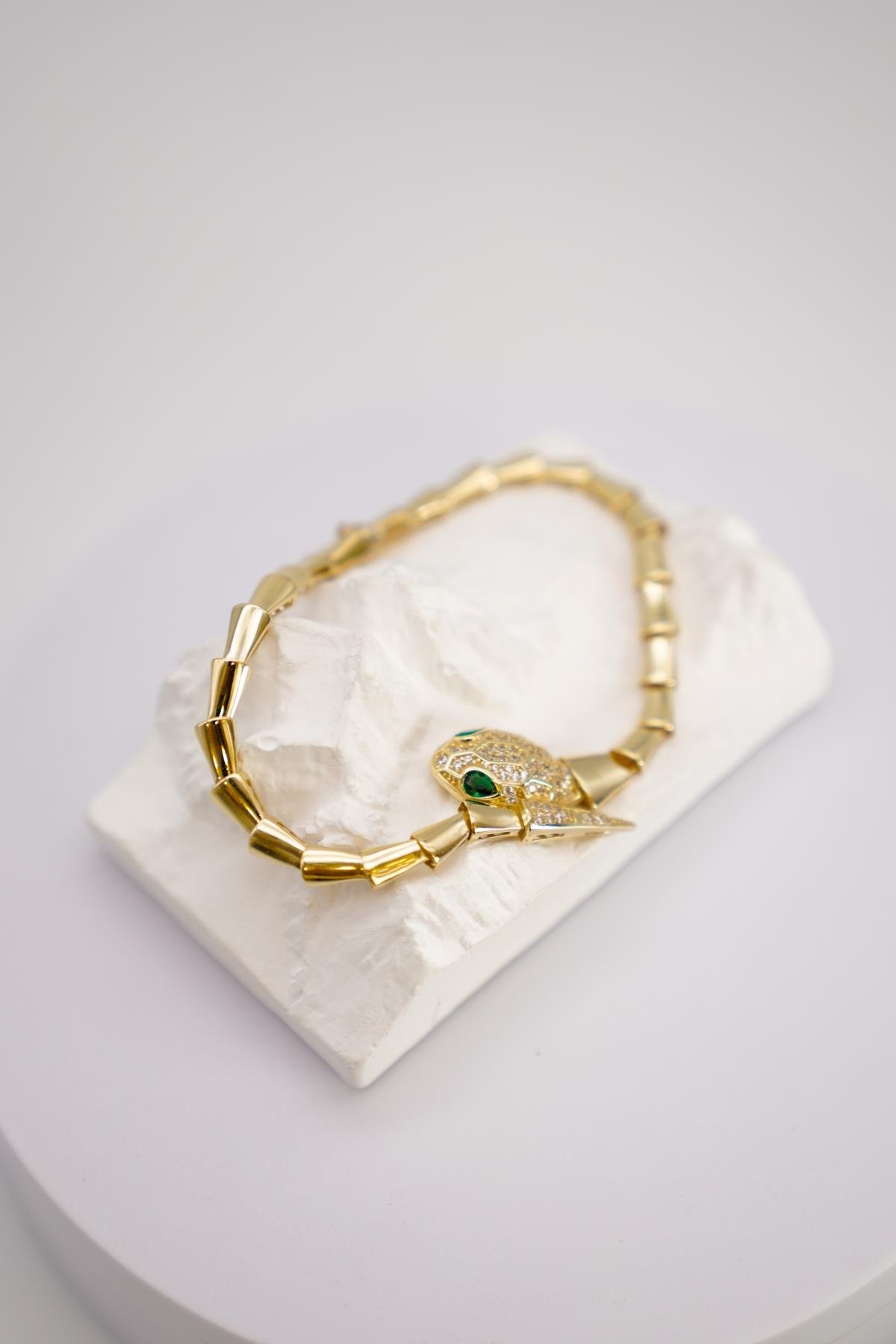 Zirkon Taşlı Yılan Figürlü 14 Ayar Altın Bileklik-Işıltılı ve Güçlü Tasarıma Sahip Model