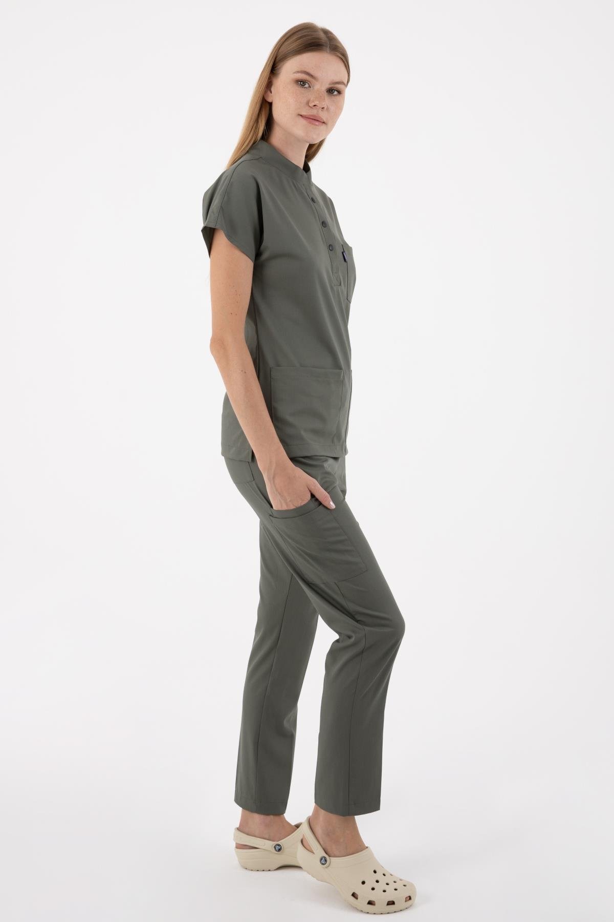 ZEYTİN YEŞİLİ PETRA PREMIUM ÜNİFORMA TAKIM