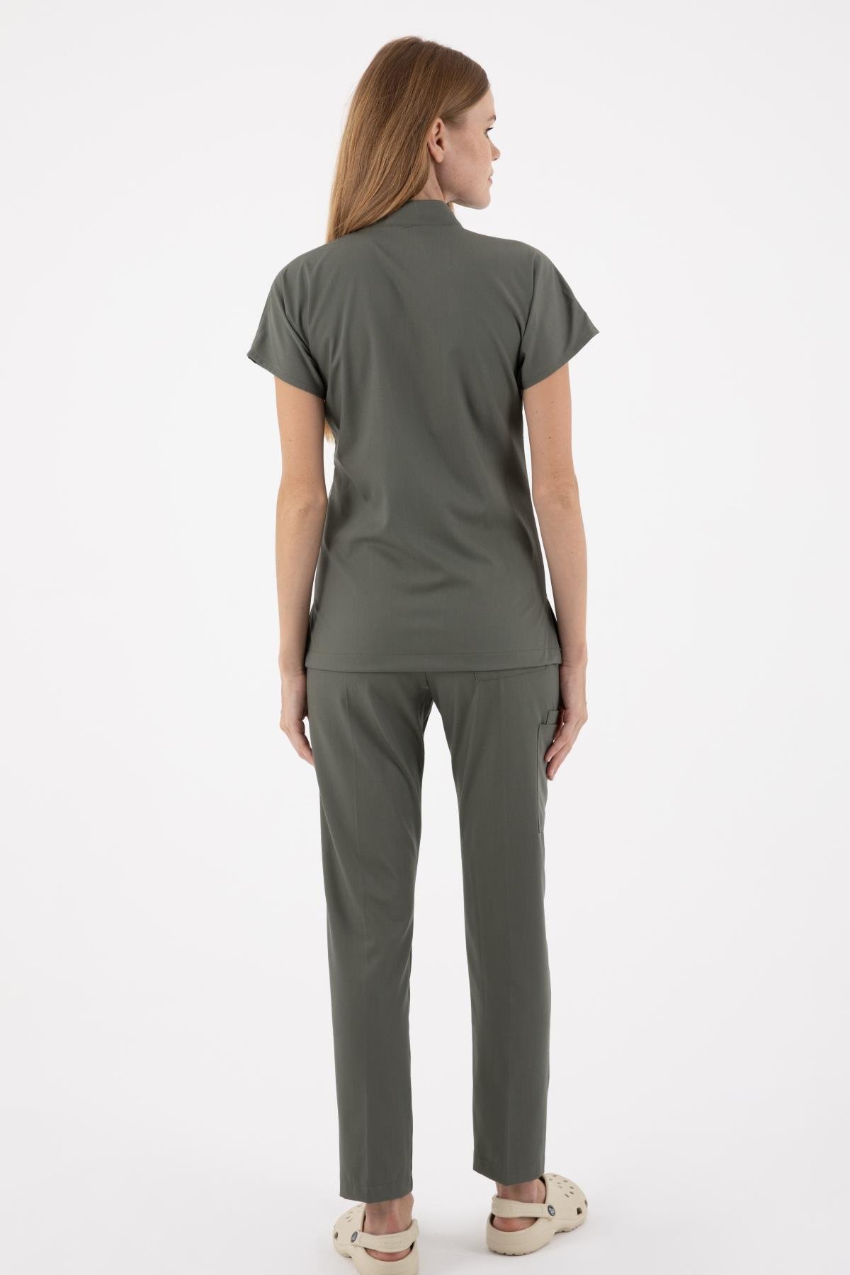 ZEYTİN YEŞİLİ PETRA PREMIUM ÜNİFORMA TAKIM