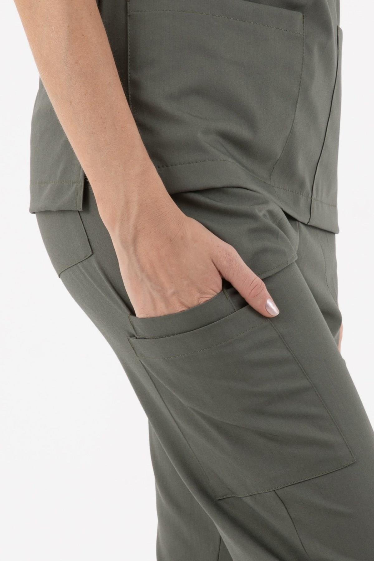 ZEYTİN YEŞİLİ PETRA PREMIUM ÜNİFORMA TAKIM