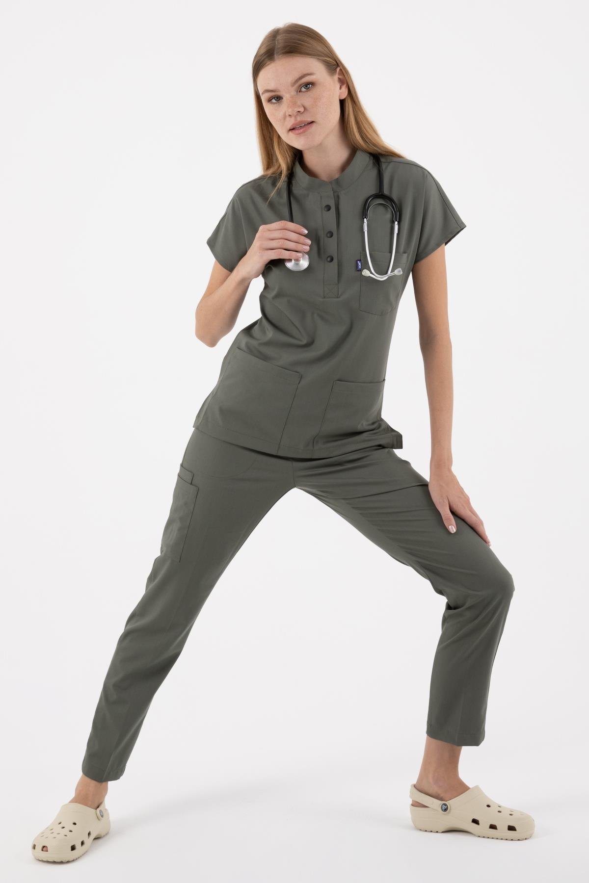 ZEYTİN YEŞİLİ PETRA PREMIUM ÜNİFORMA TAKIM