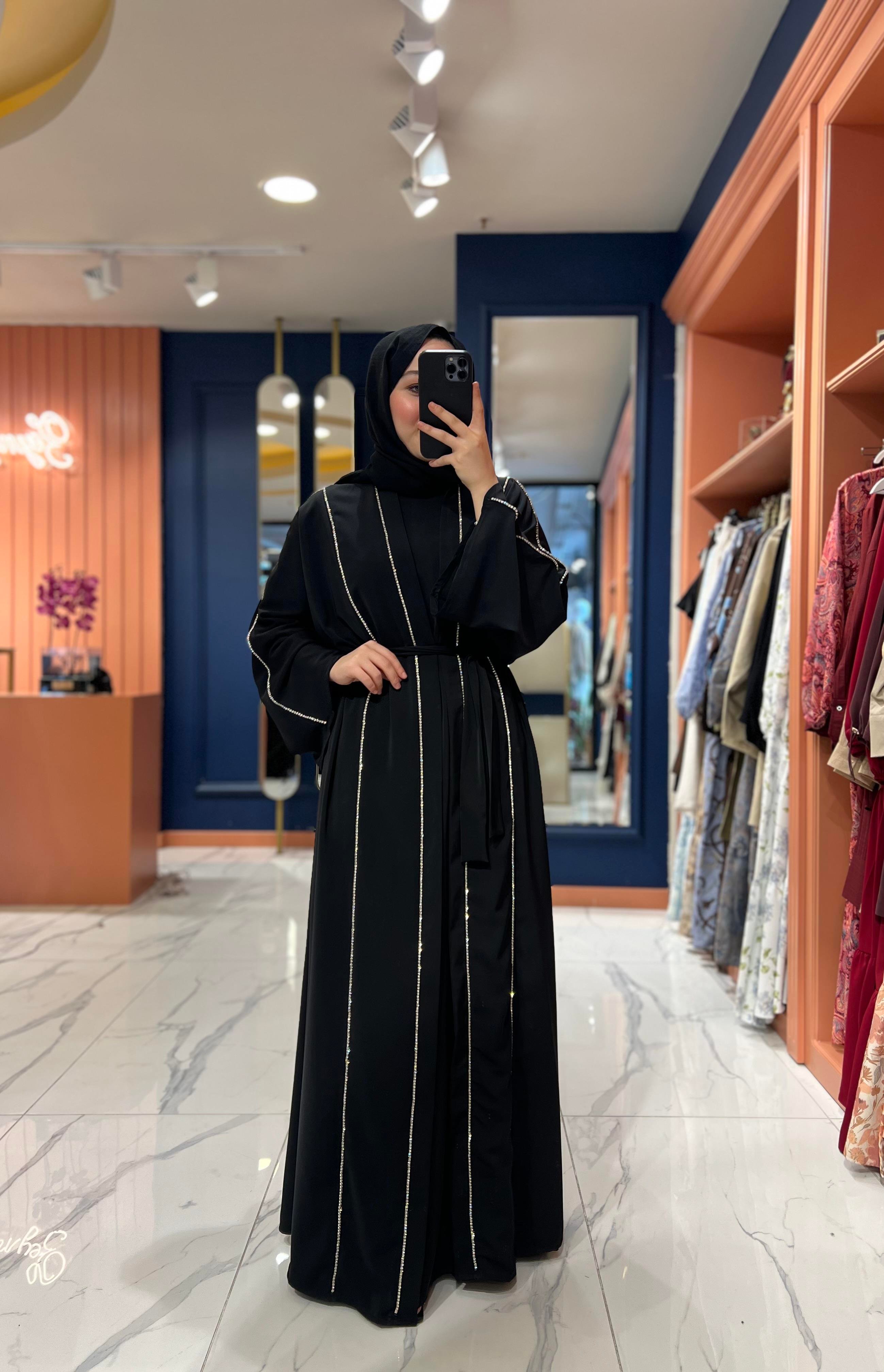 Şerit Taşlı Abaya Siyah