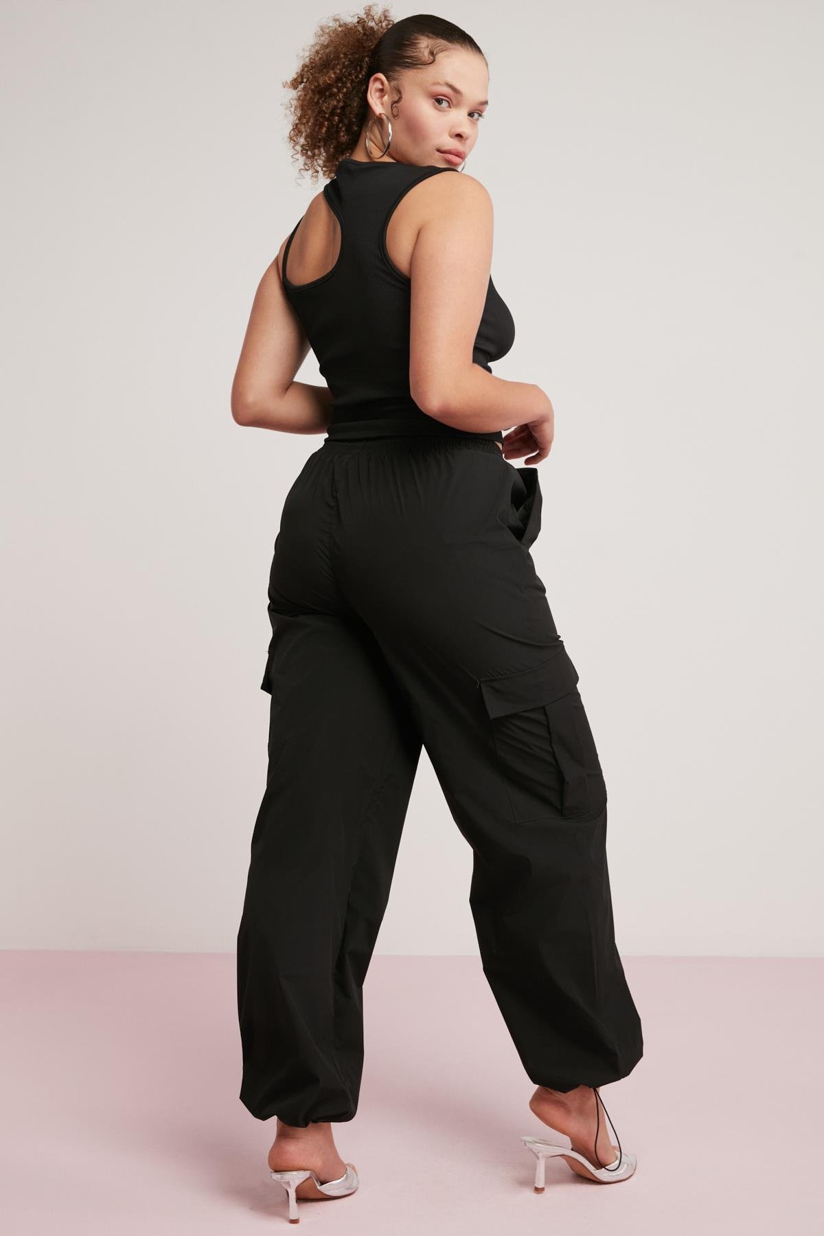AVALONBB Kadın Relaxed Fit Beli Ve Paçası Lastikli Stoperli Kargo Cepli Siyah Büyük Beden Pantolon
