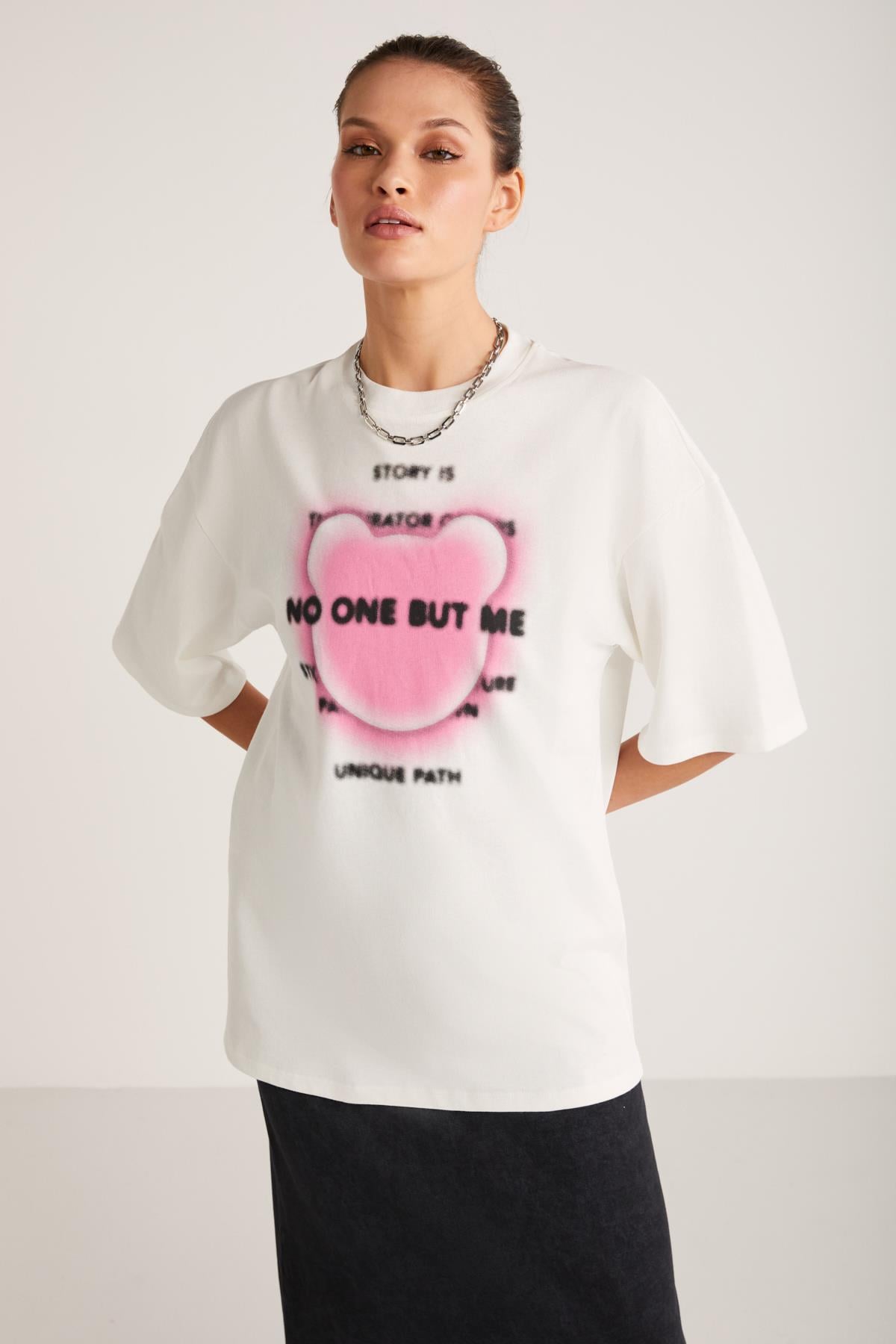 BUG Kadın %100 Organik Pamuklu Baskı Detaylı Oversize Fit Bol Kesim Kısa Kollu Ekru T-Shirt