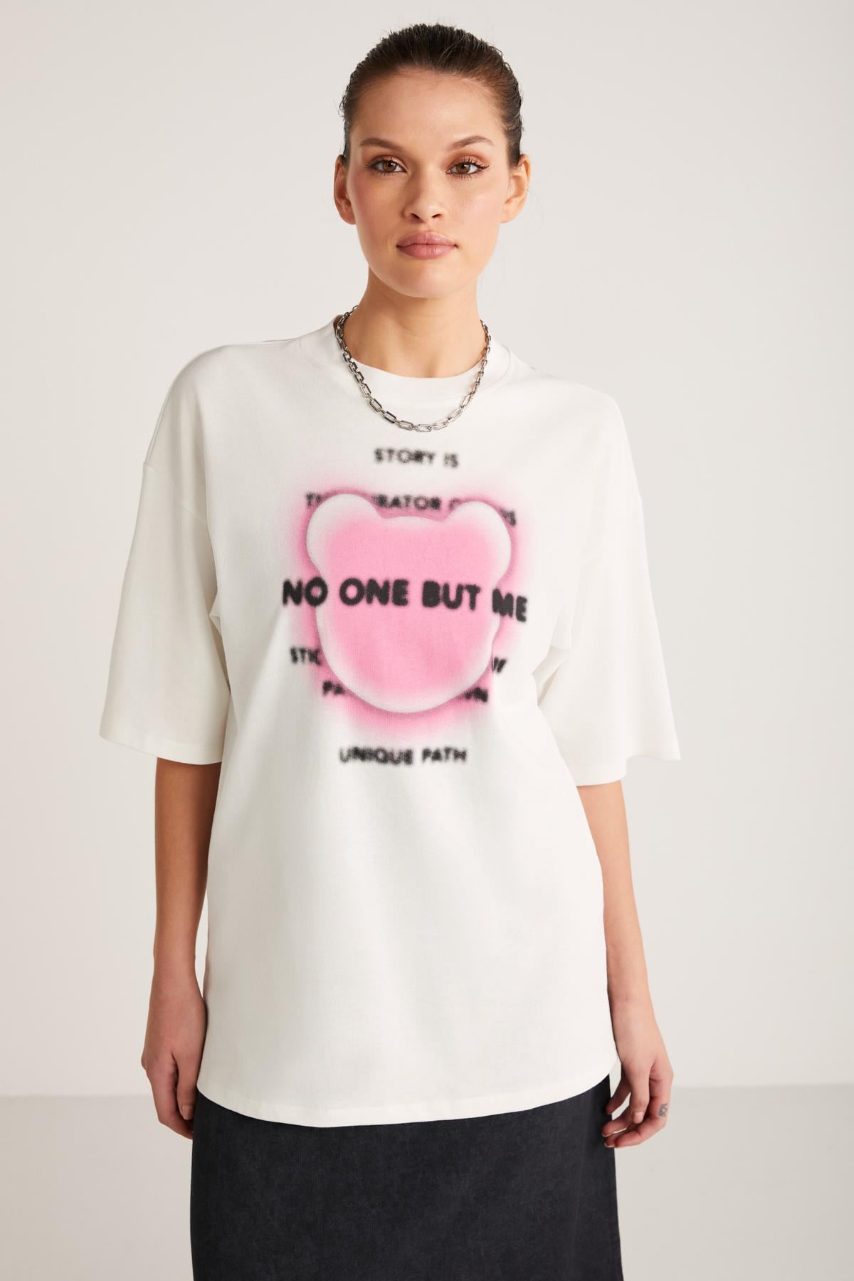 BUG Kadın %100 Organik Pamuklu Baskı Detaylı Oversize Fit Bol Kesim Kısa Kollu Ekru T-Shirt