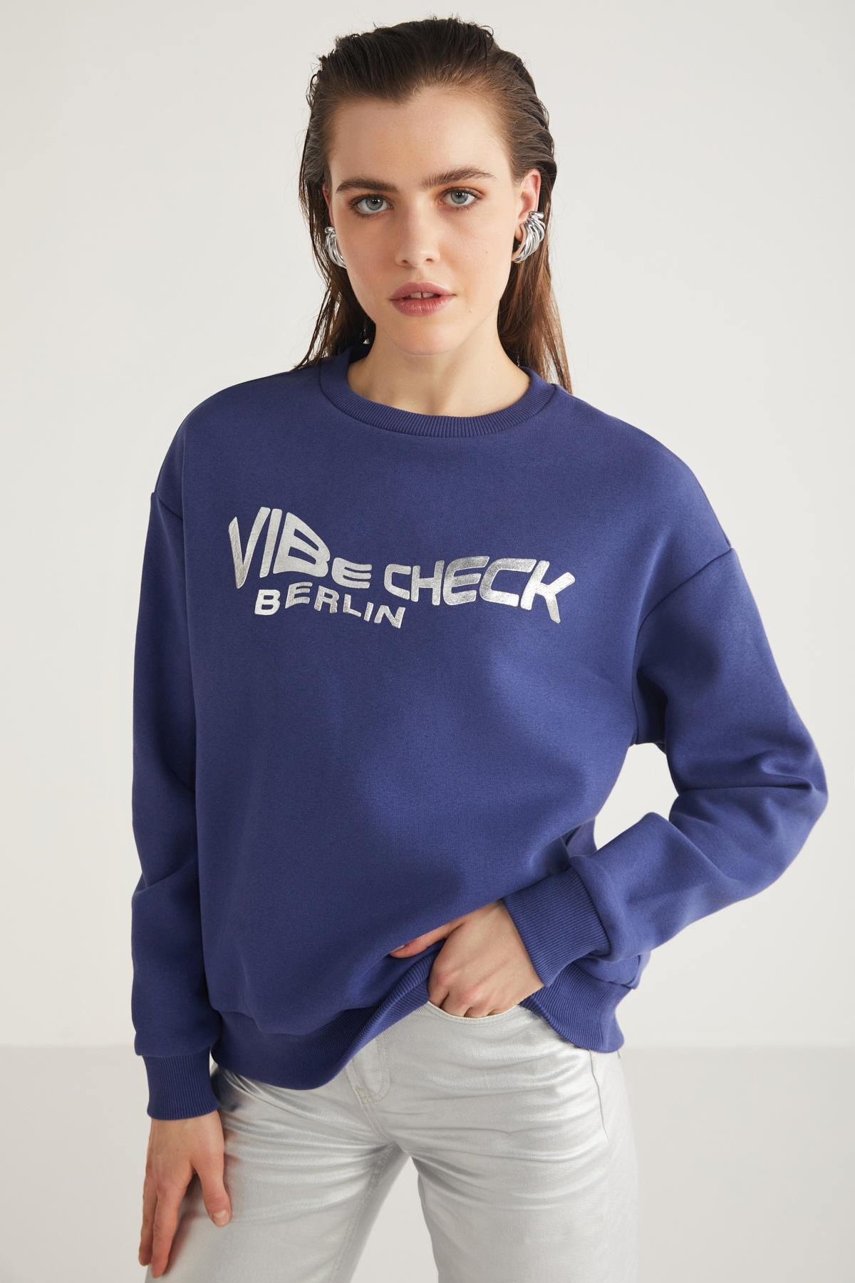 CLOVER Kadın Bisiklet Yaka Varak Baskı Detaylı Lacivert Sweatshirt