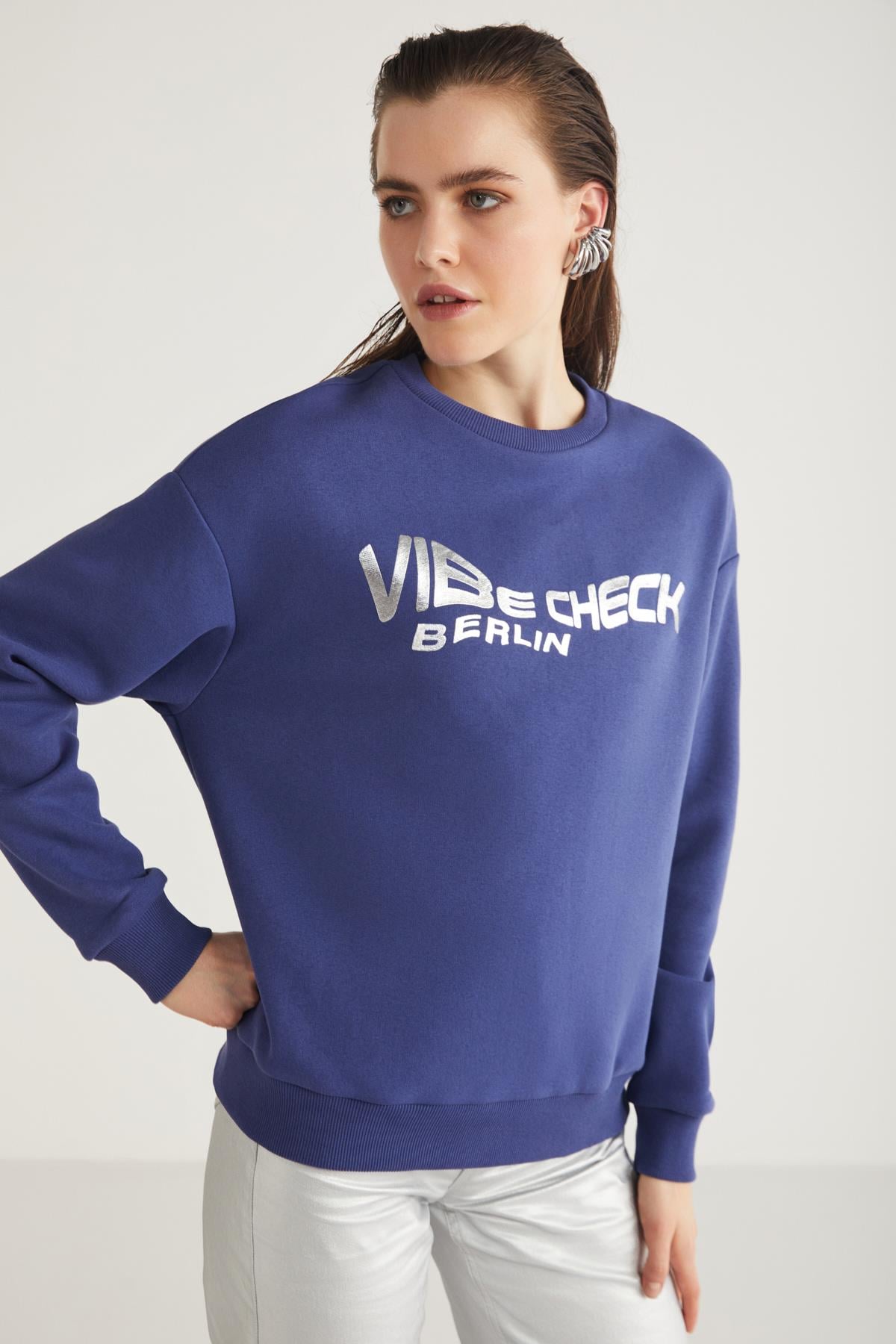 CLOVER Kadın Bisiklet Yaka Varak Baskı Detaylı Lacivert Sweatshirt