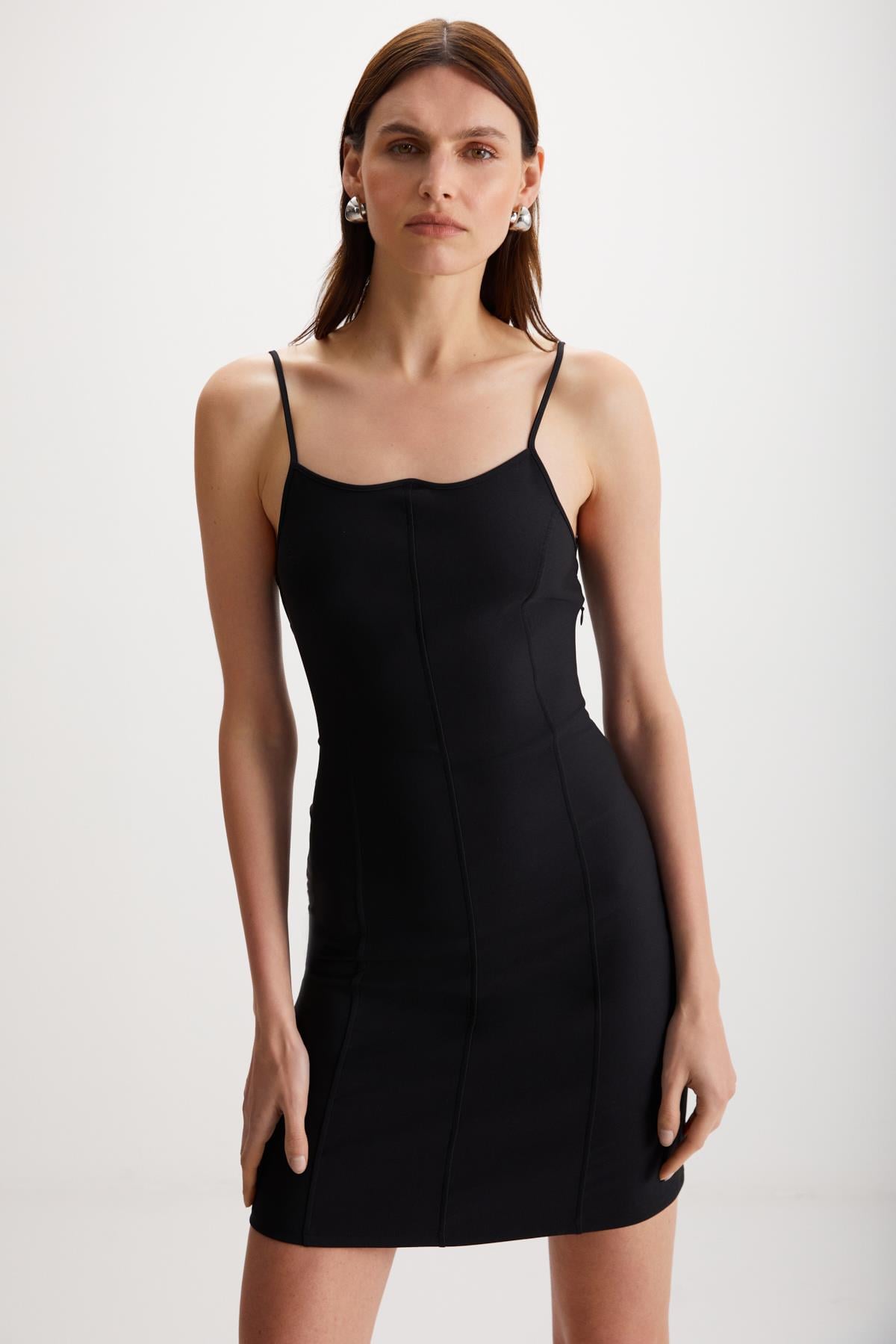 Manuela Kadın Kalın Dokuma İnterlok Kumaşlı Vücüdü saran Bodycon Kalp Yaka Siyah Elbise