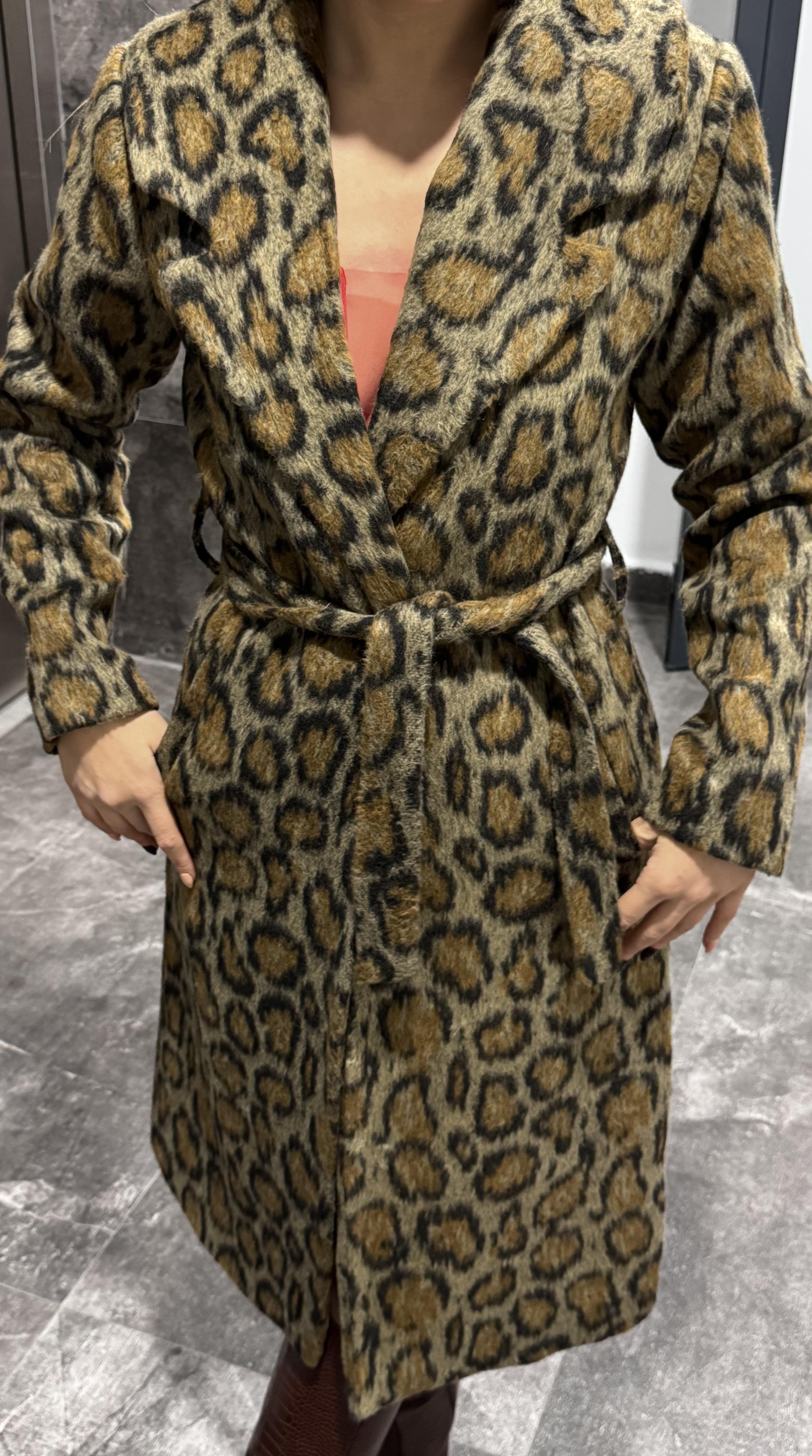  Leopar Desen İçi Astarlı Kaşe Kaban