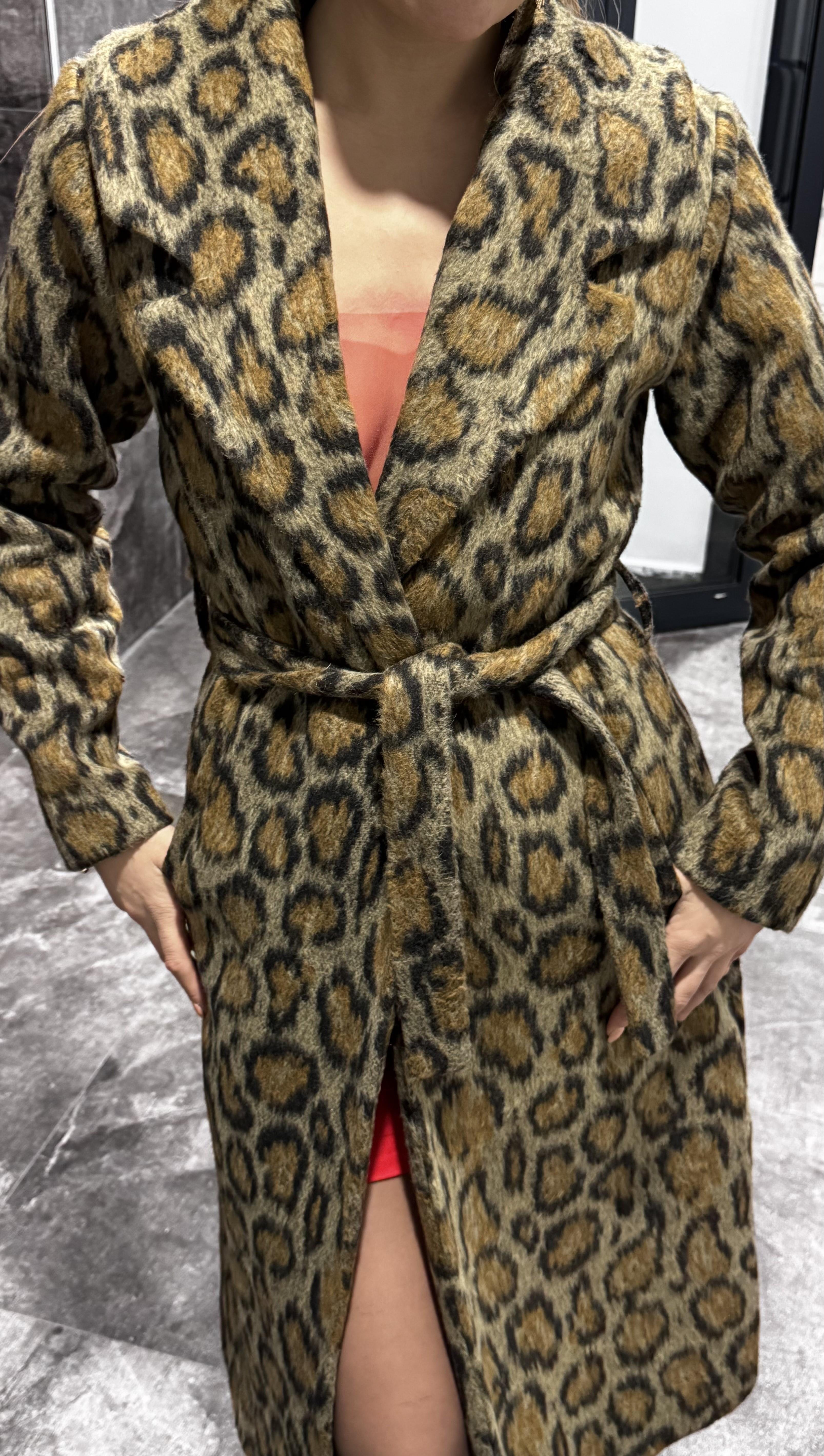  Leopar Desen İçi Astarlı Kaşe Kaban