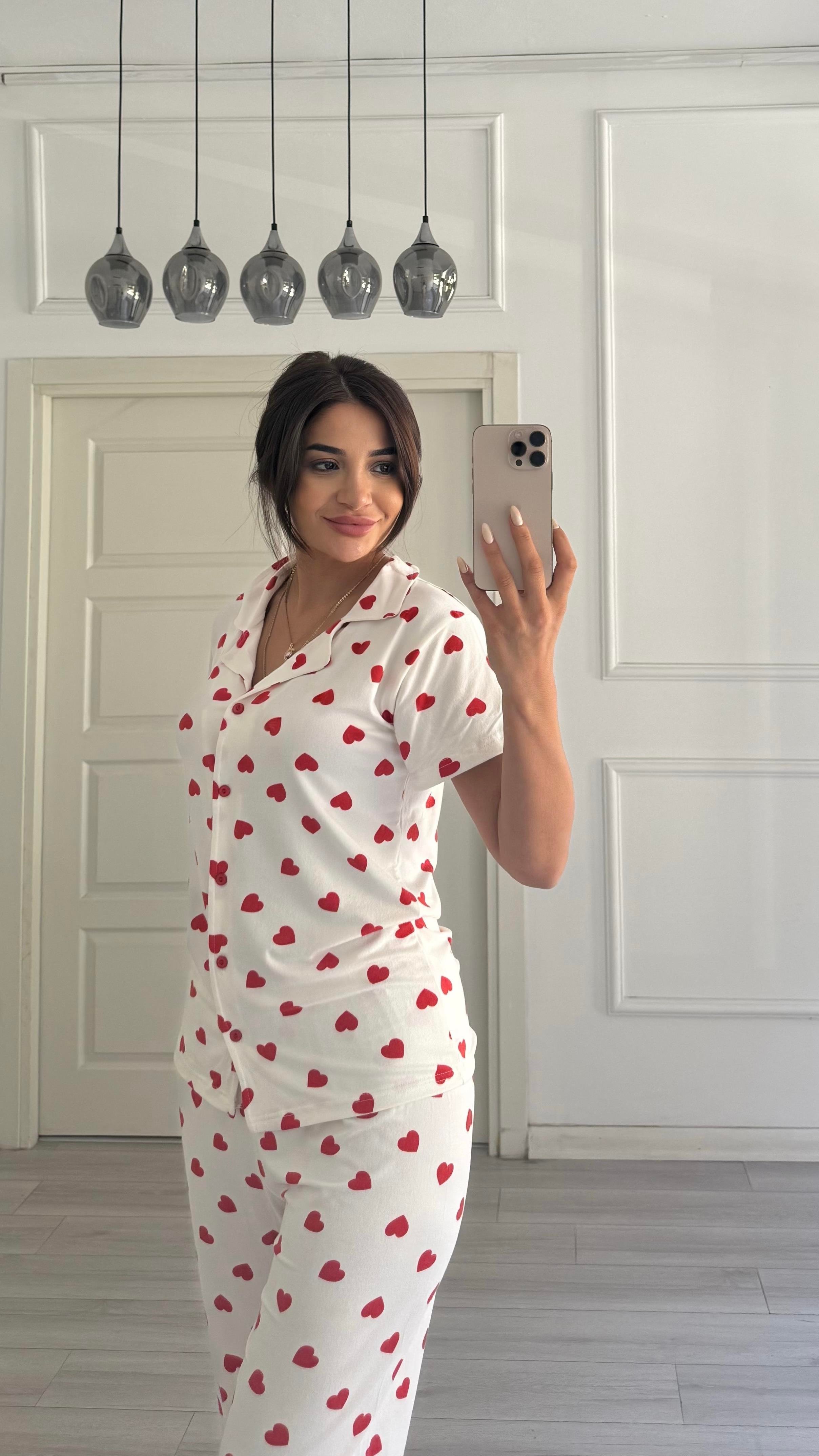 %100 Pamuklu Beyaz Gömlek Yaka Kalpli Kısa Kol Pijama Takımı  Regullar
