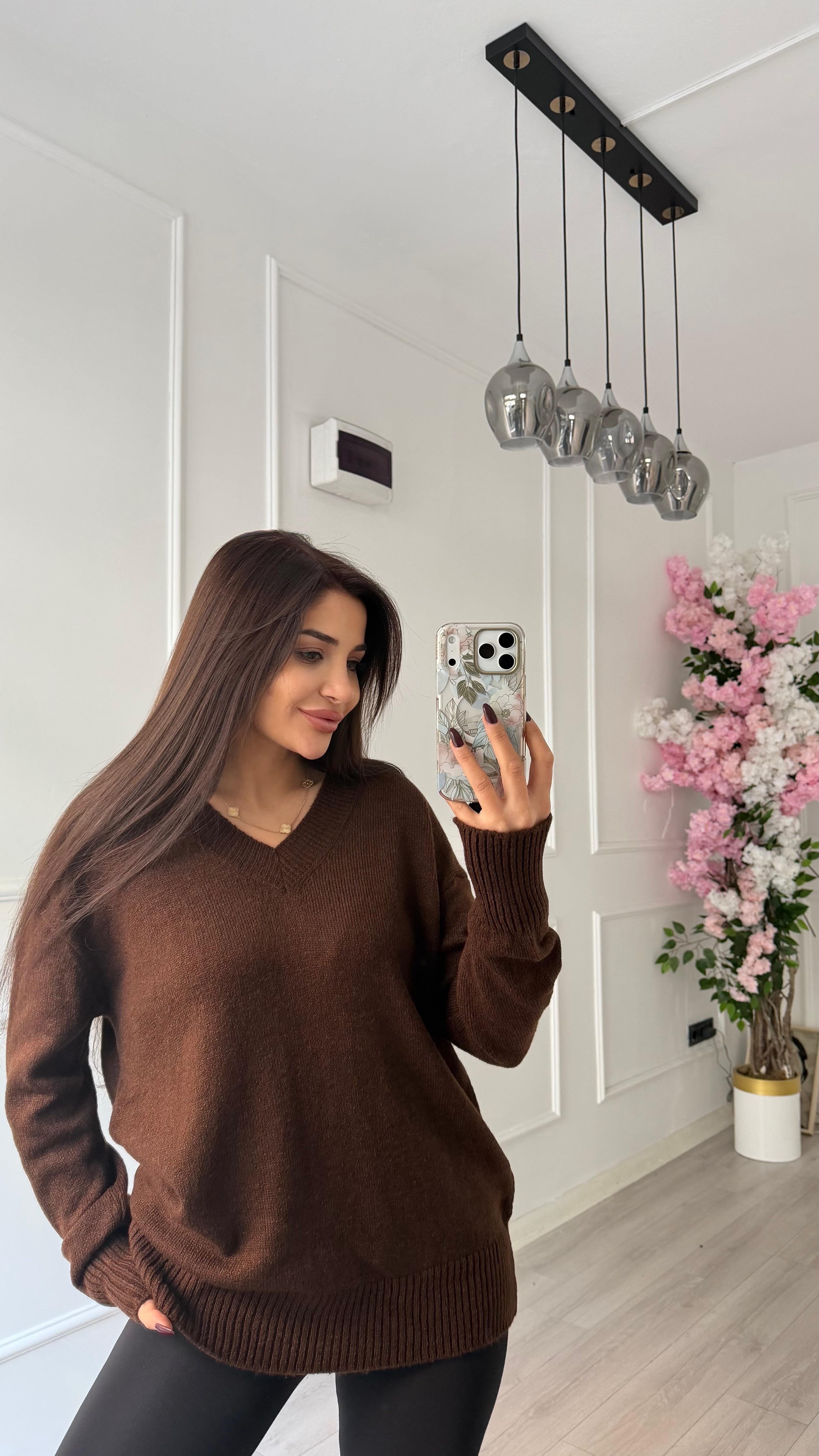 Acı Kahve V Yaka Standart Beden Oversize Basic Triko Kazak