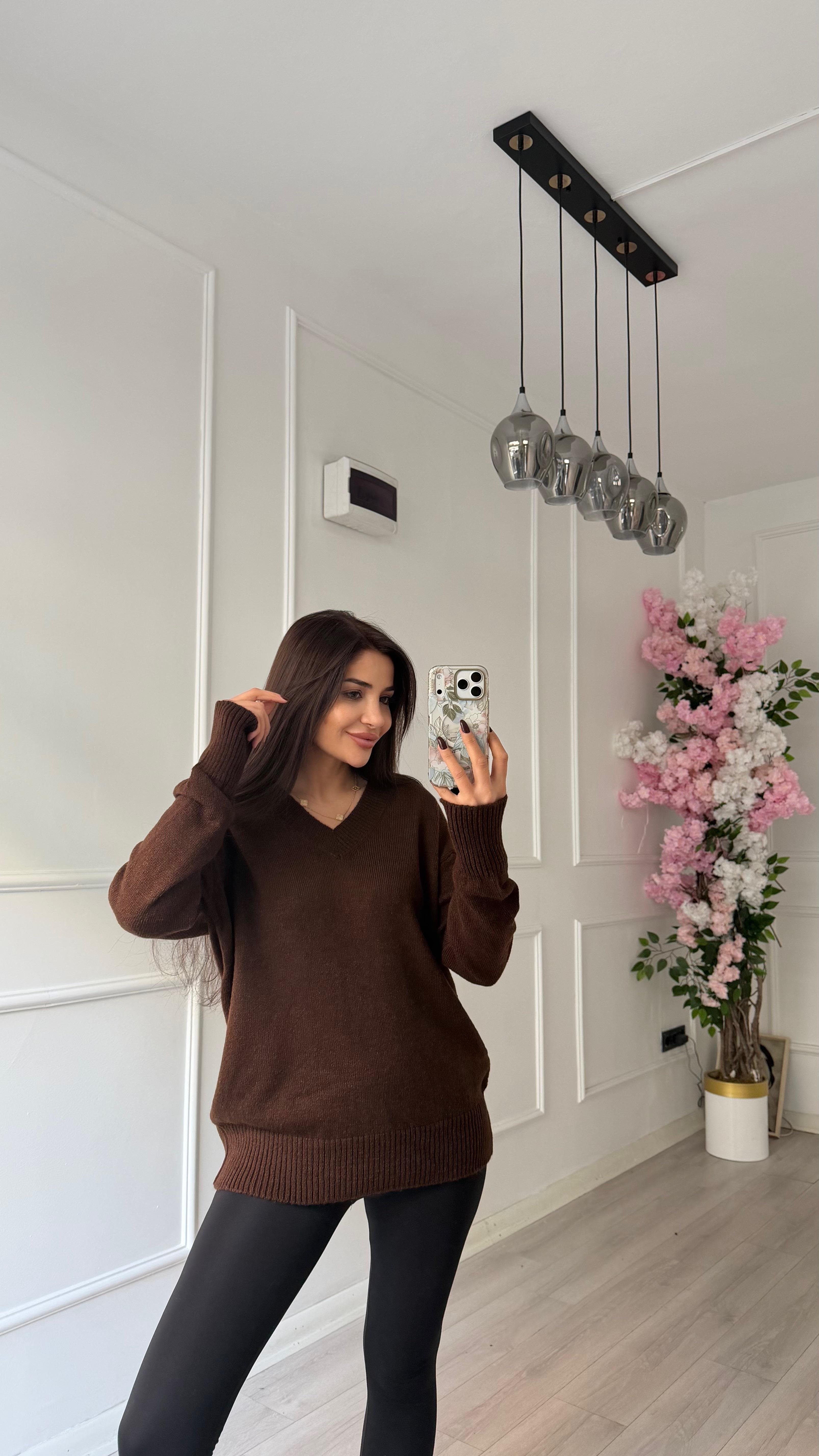 Acı Kahve V Yaka Standart Beden Oversize Basic Triko Kazak