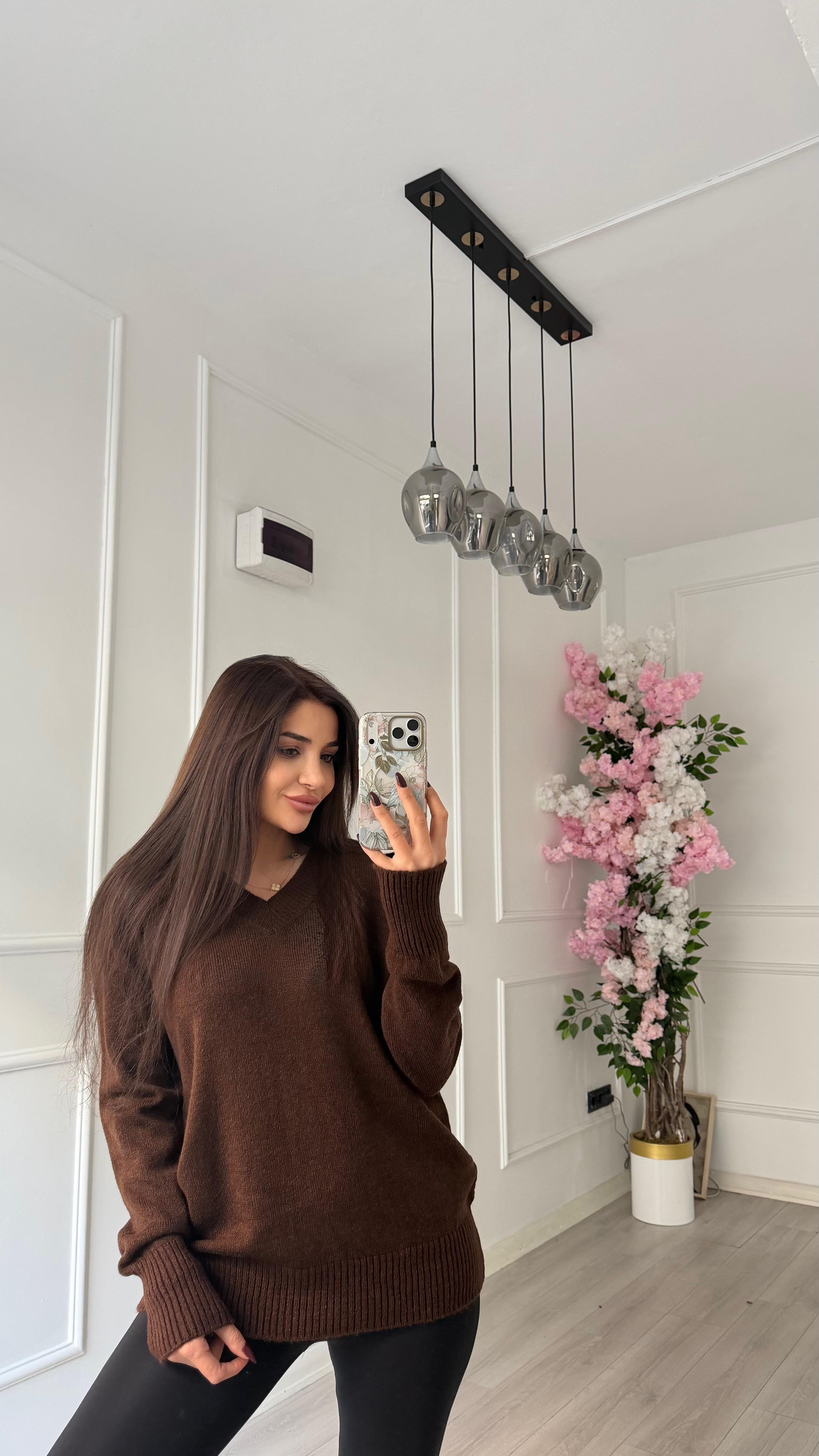 Acı Kahve V Yaka Standart Beden Oversize Basic Triko Kazak