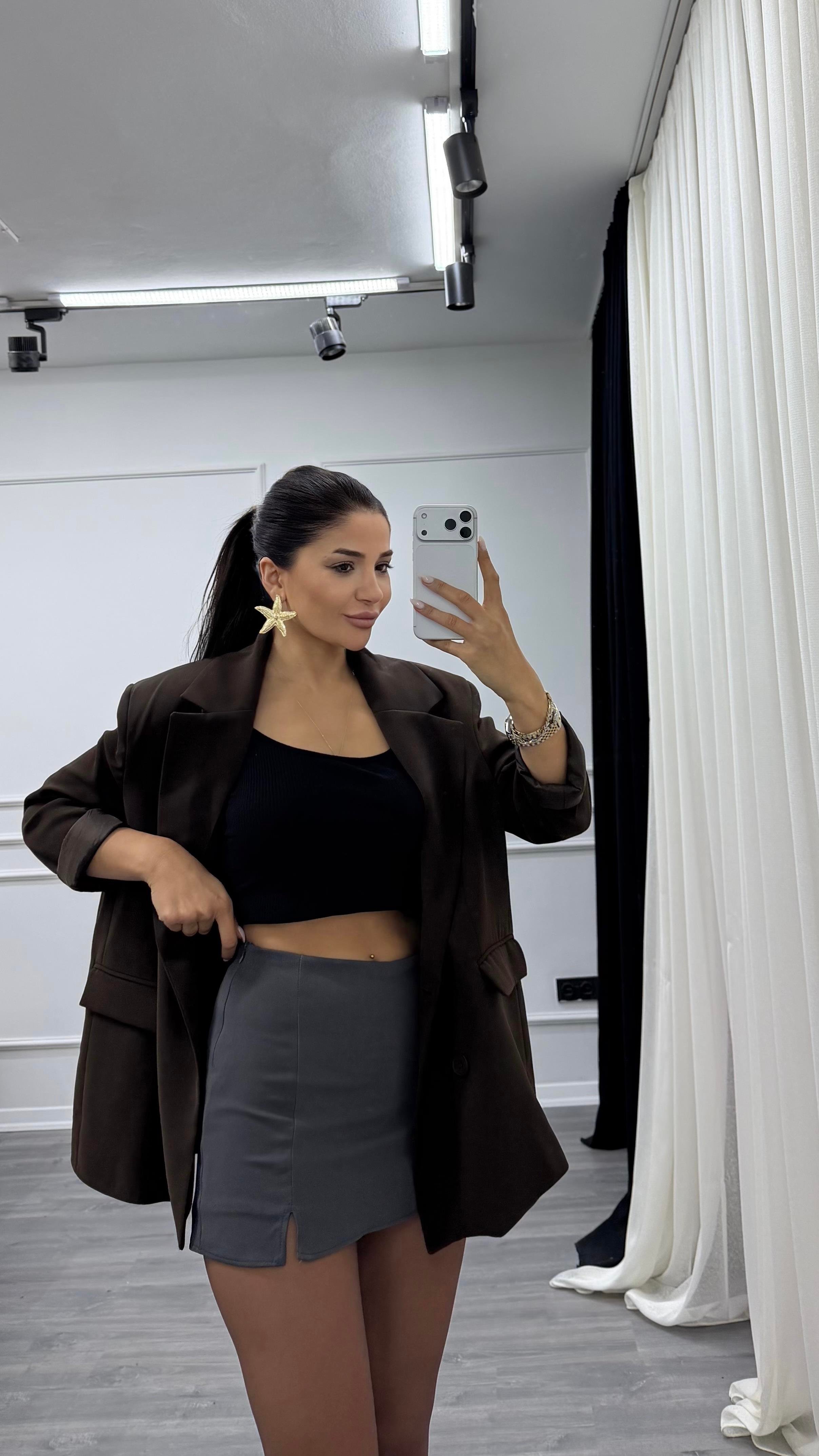 Antrasit Rahat Kalıp Krep Kumaş Önden  Yırtmaçlı Şort Etek