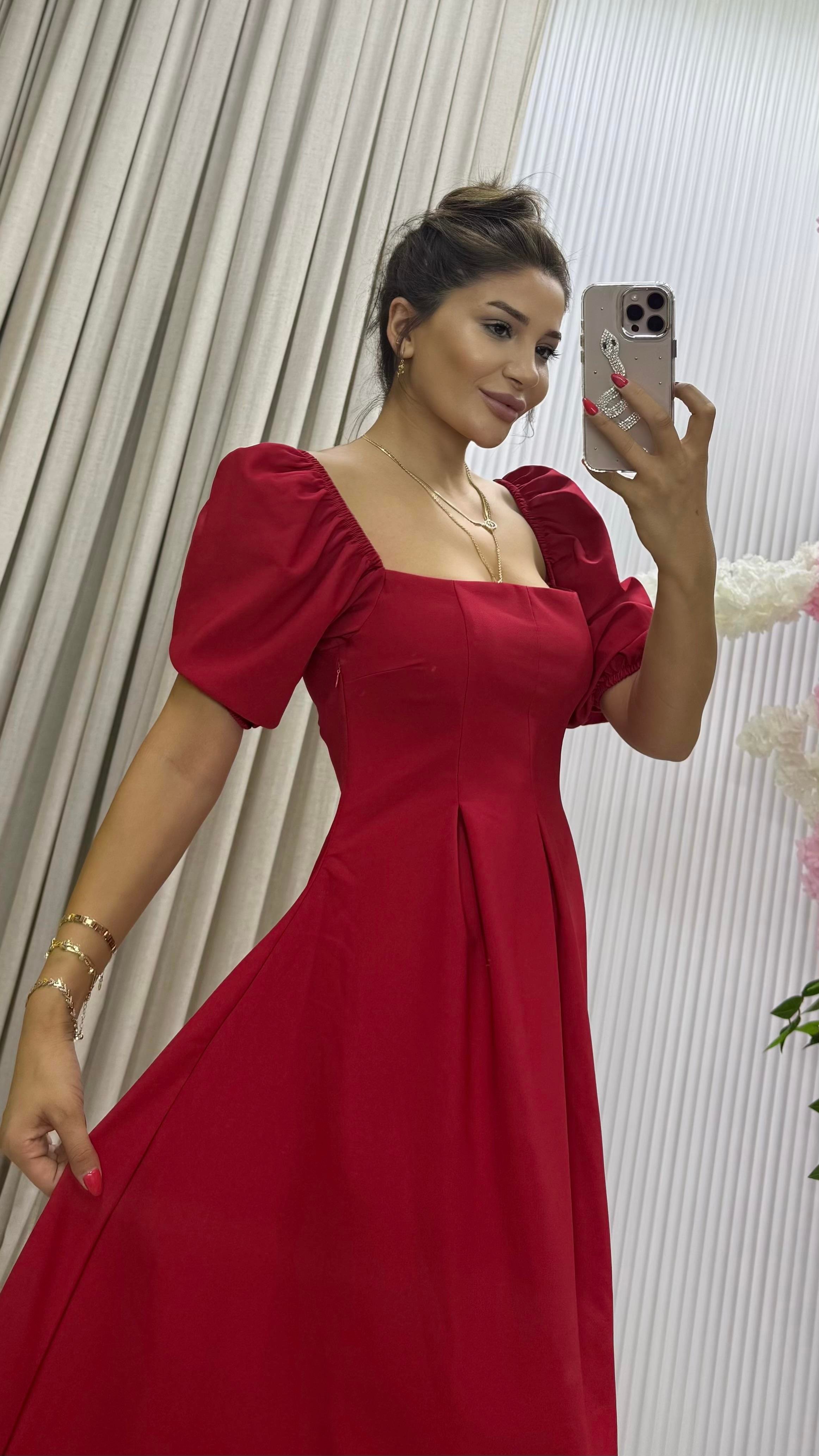 Atlas Kumaş Kısa Balon Kol Straplez Yaka Pileli Kloş Kesim Midi Boy Kırmızı Elbise