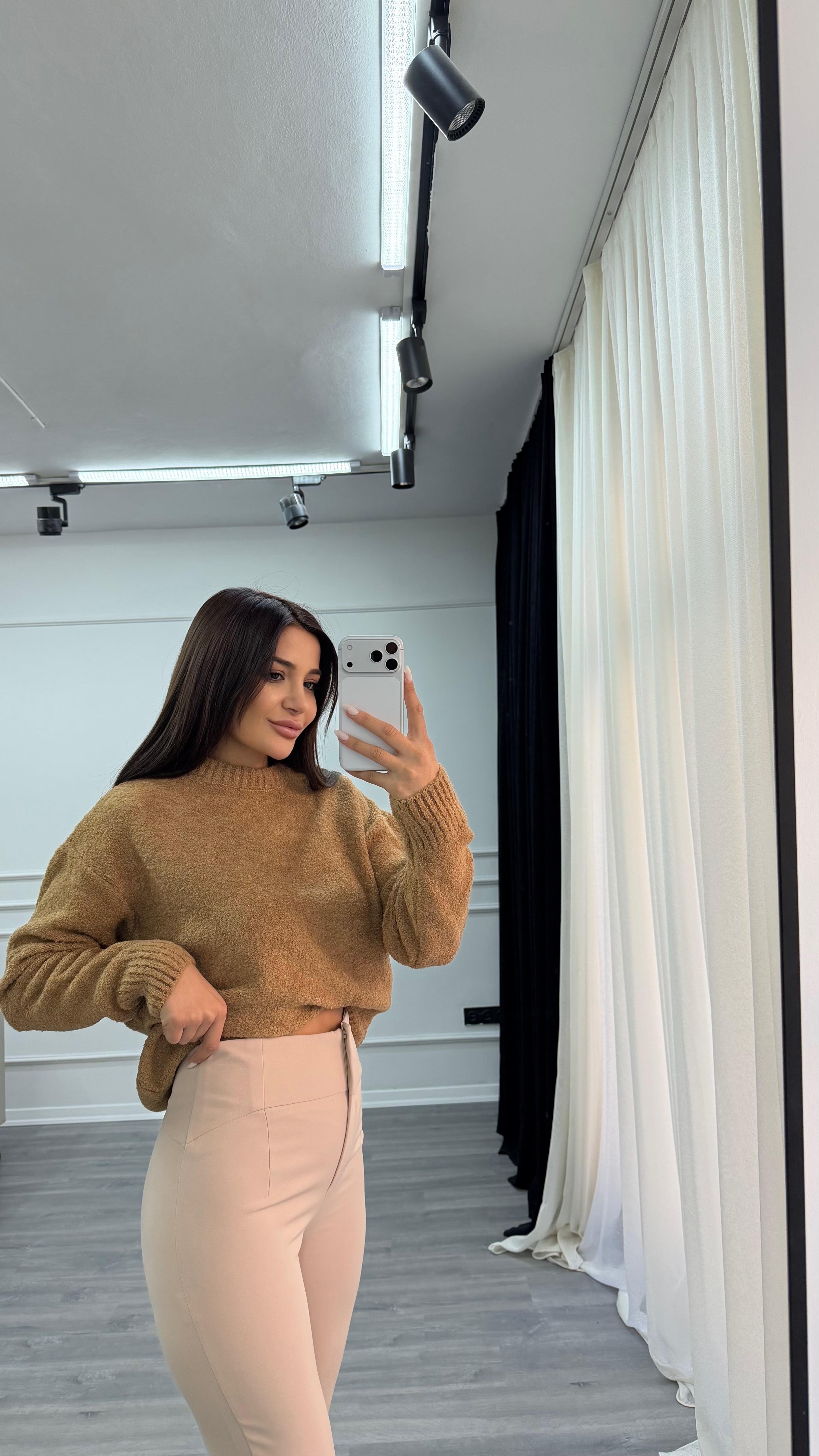 Bej  Yüksek Bel Havuç Kesim Kumaş Pantolon