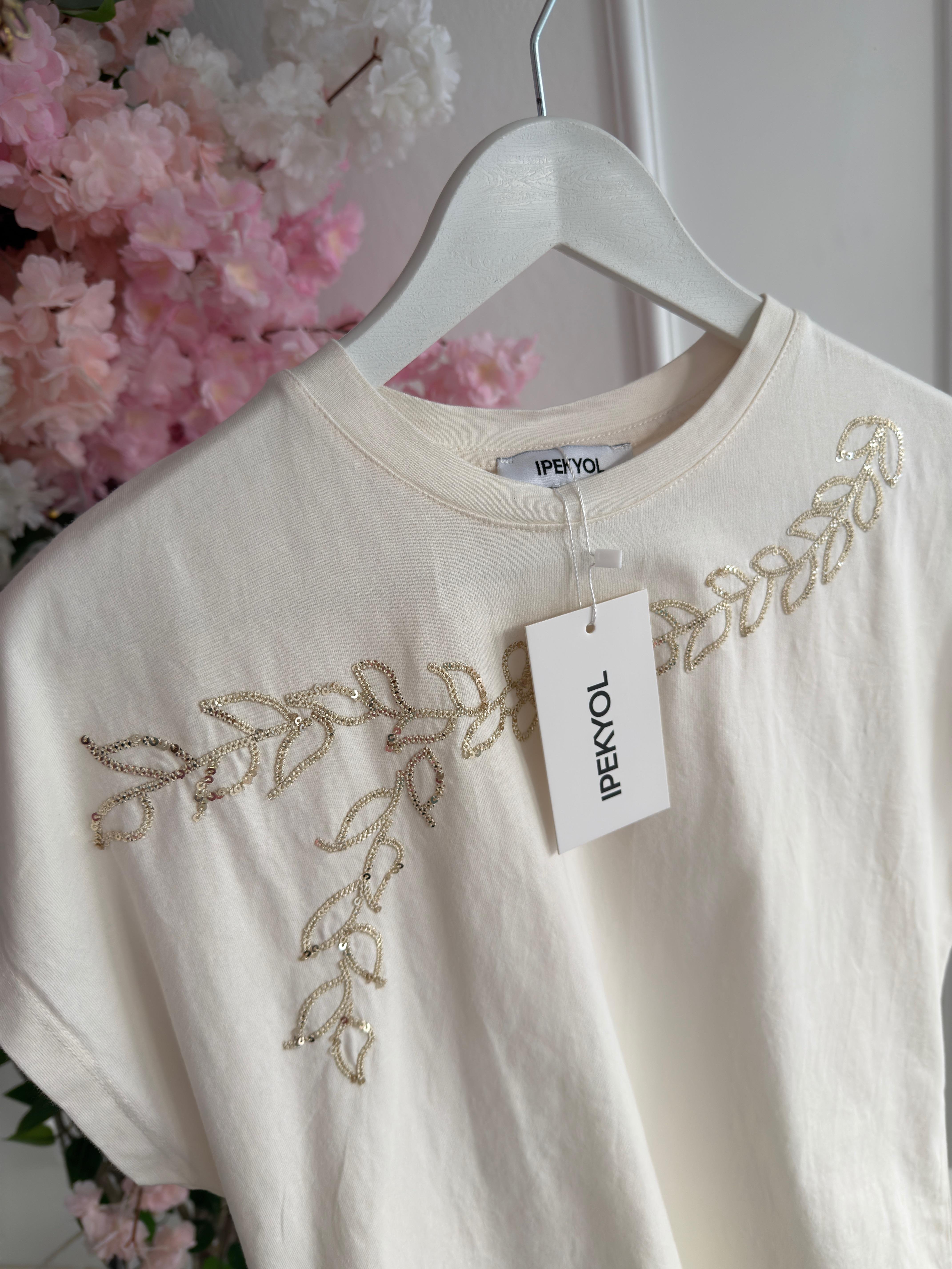 Beyaz %100 Pamuk Önü İşlemeli T-shirt 
