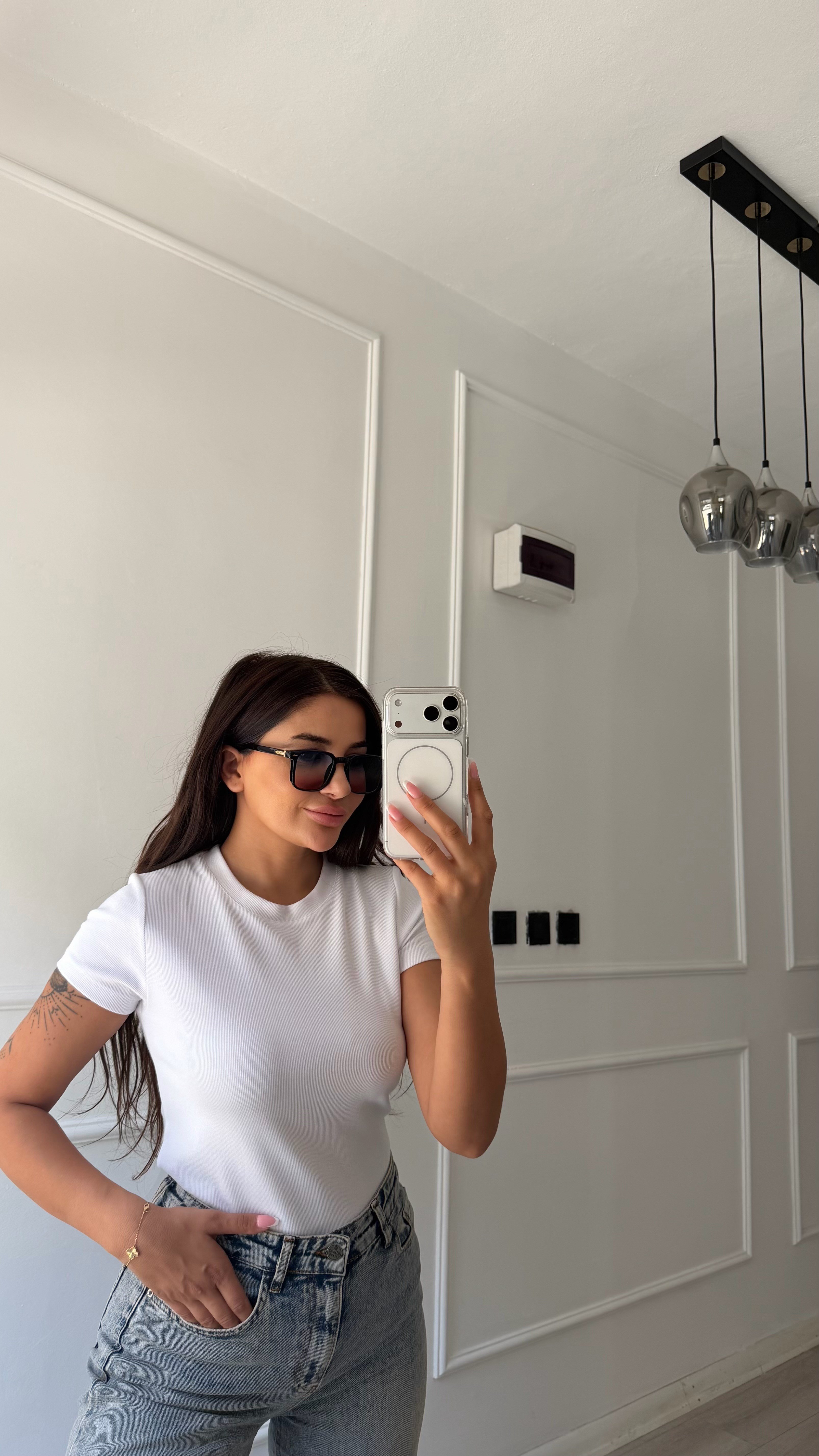 Beyaz Fitilli Bisiklet Yaka Basic Tişört