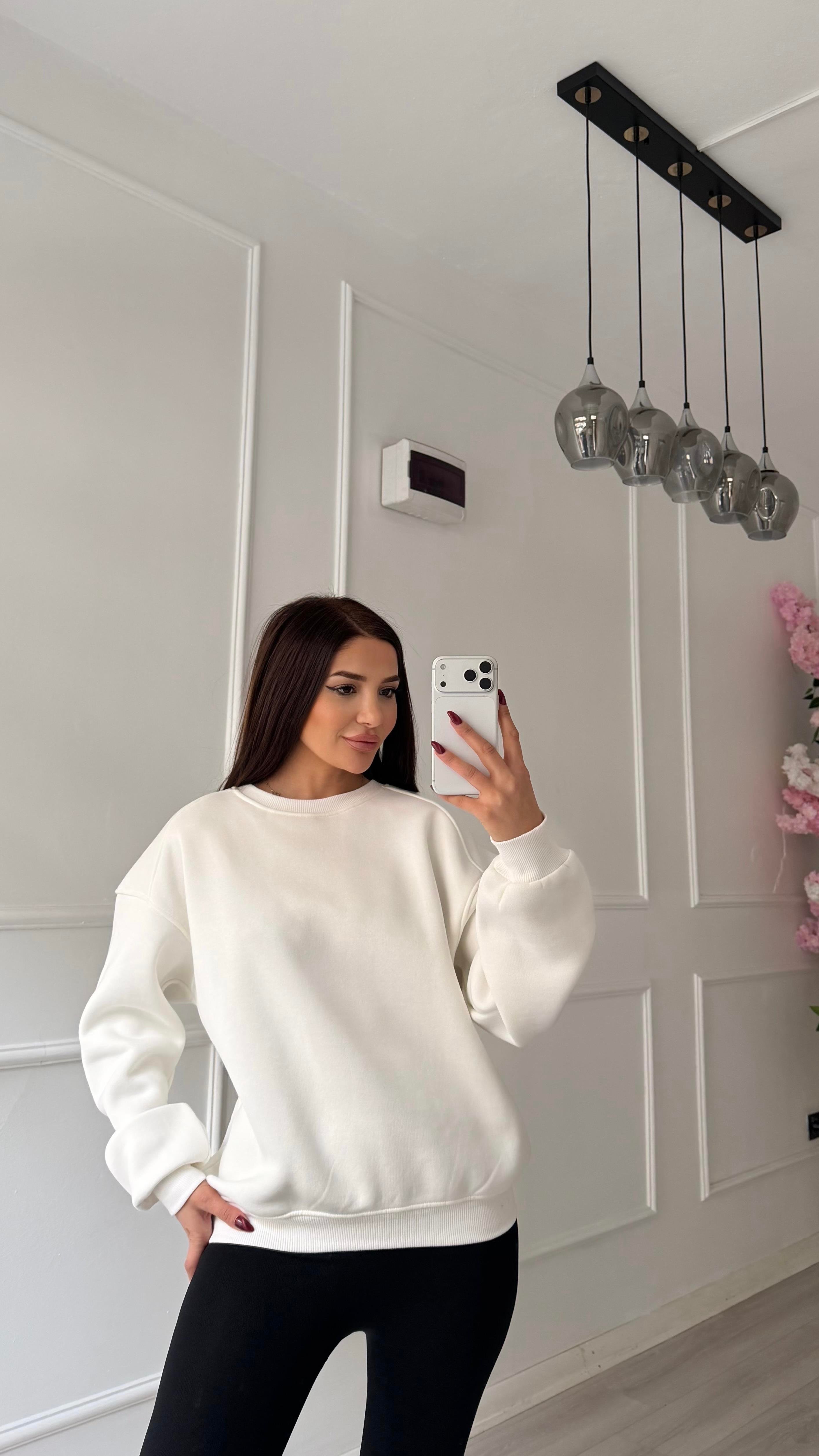 Beyaz Labubu Nakışlı Oversize Şardonlu Sweatshirt