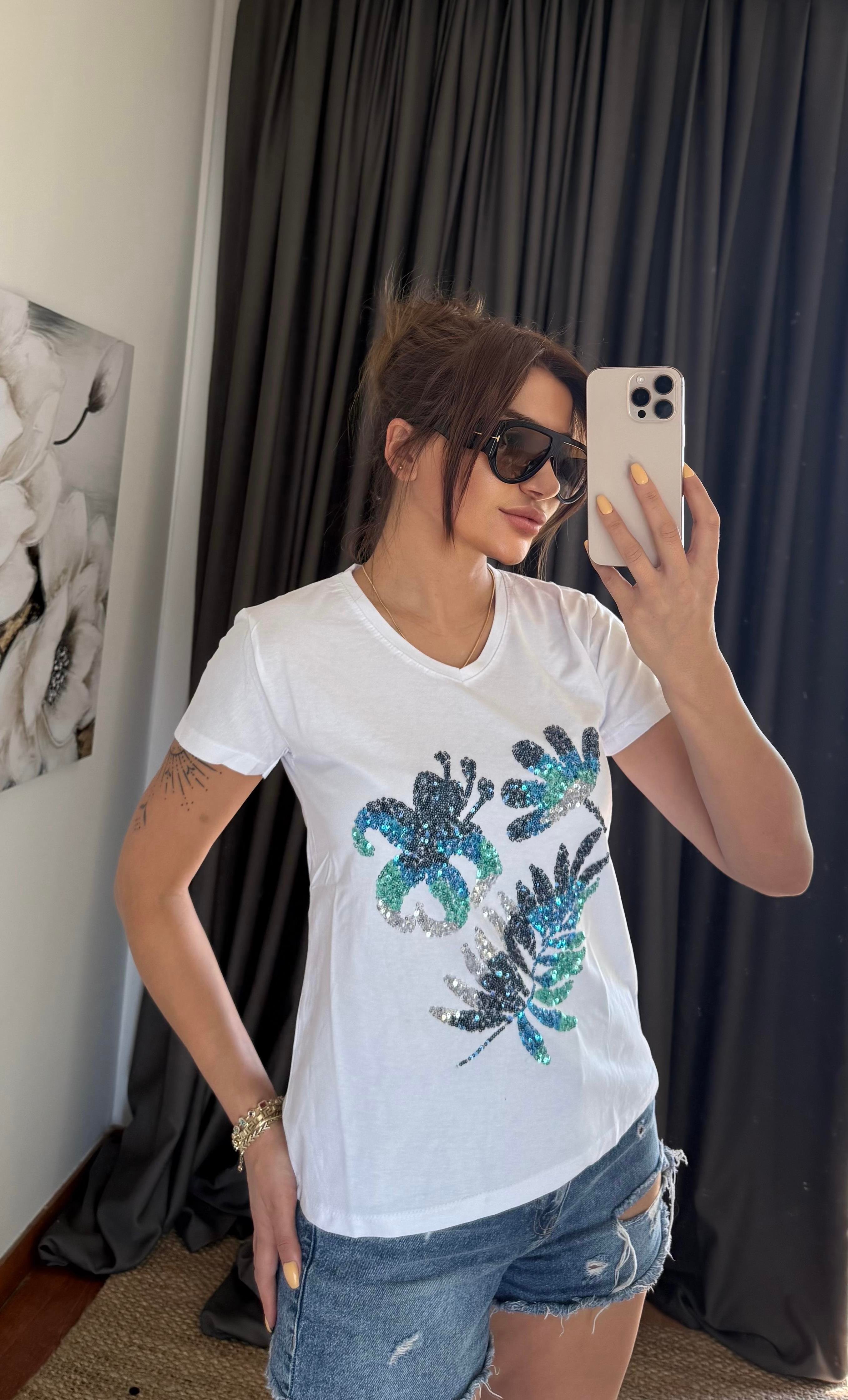 Beyaz Yeni Sezon %100 Pamuk T-shirt Çiçek  İşlemeli