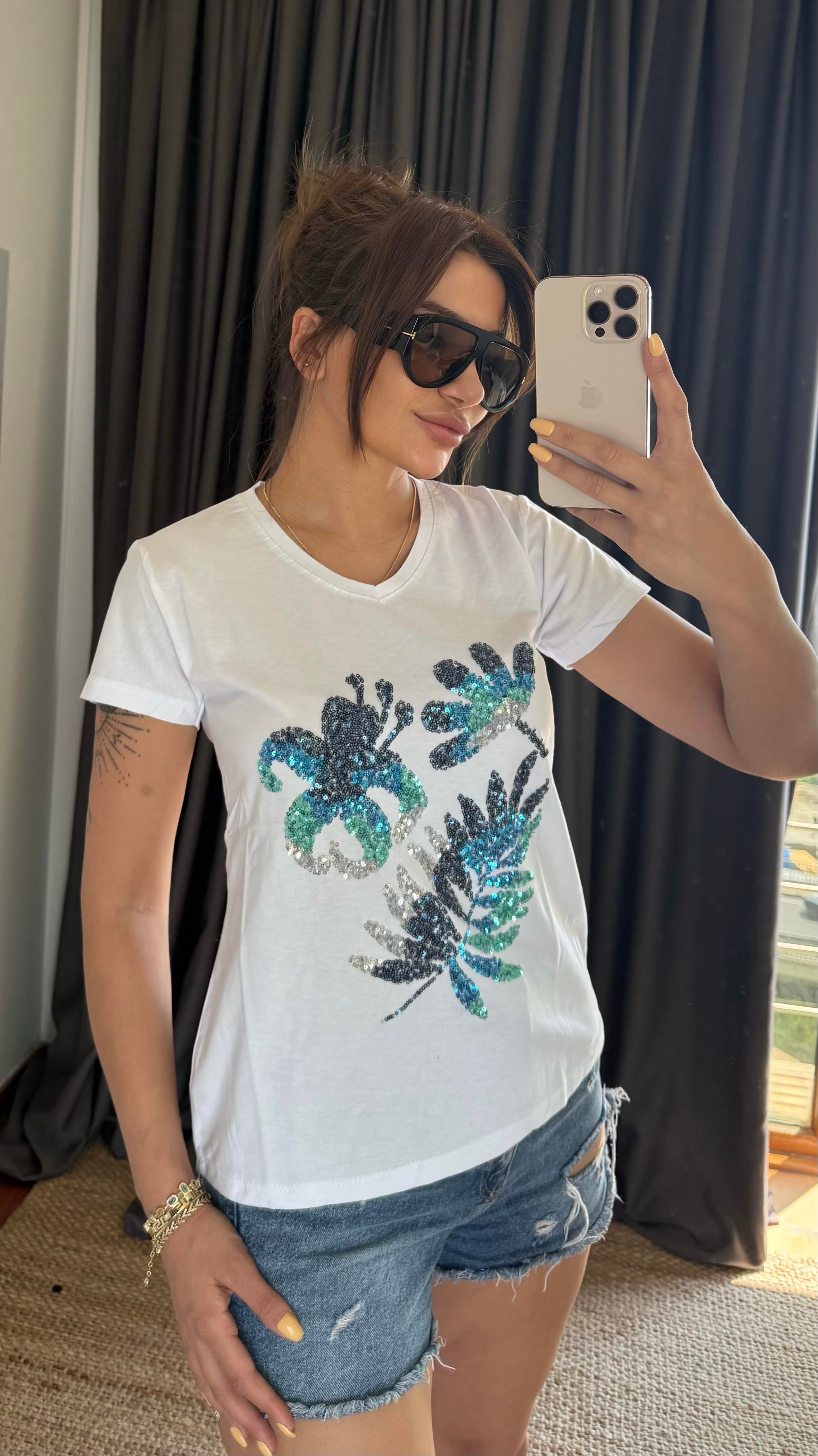 Beyaz Yeni Sezon %100 Pamuk T-shirt Çiçek  İşlemeli