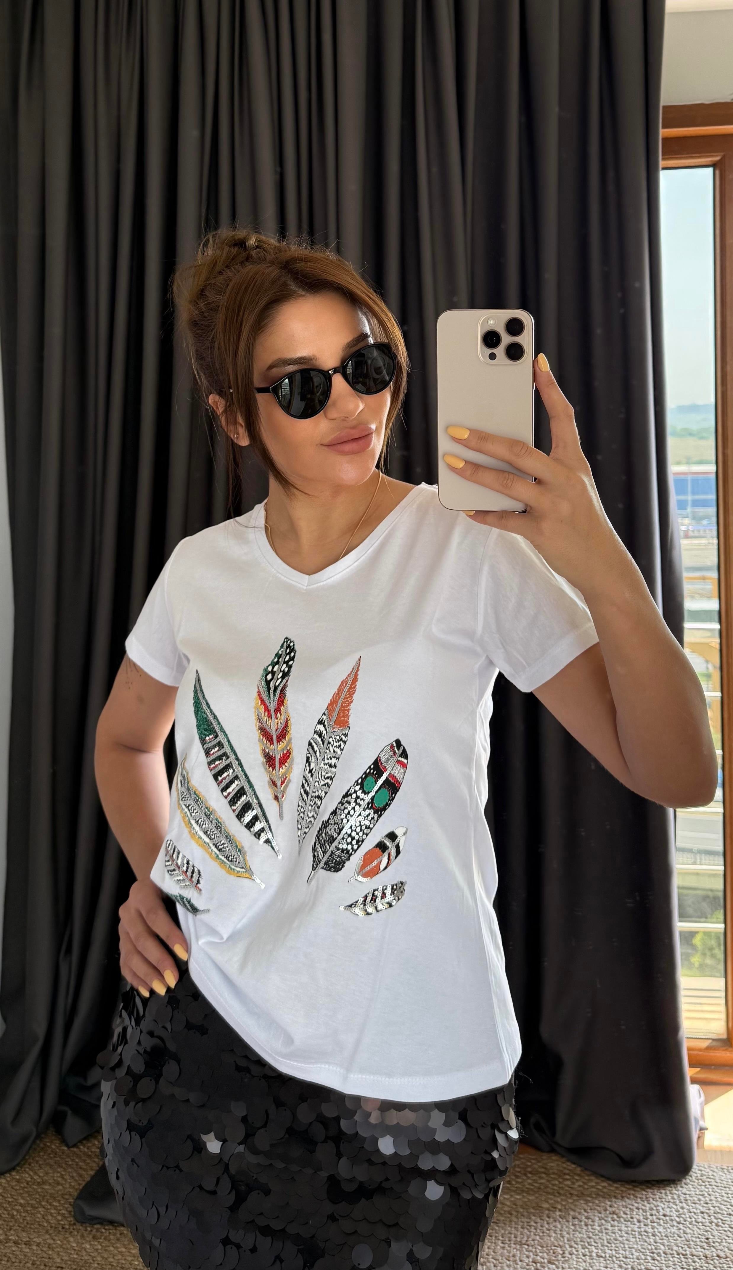 Beyaz Yeni Sezon %100 Pamuk T-shirt Tüy İşlemeli