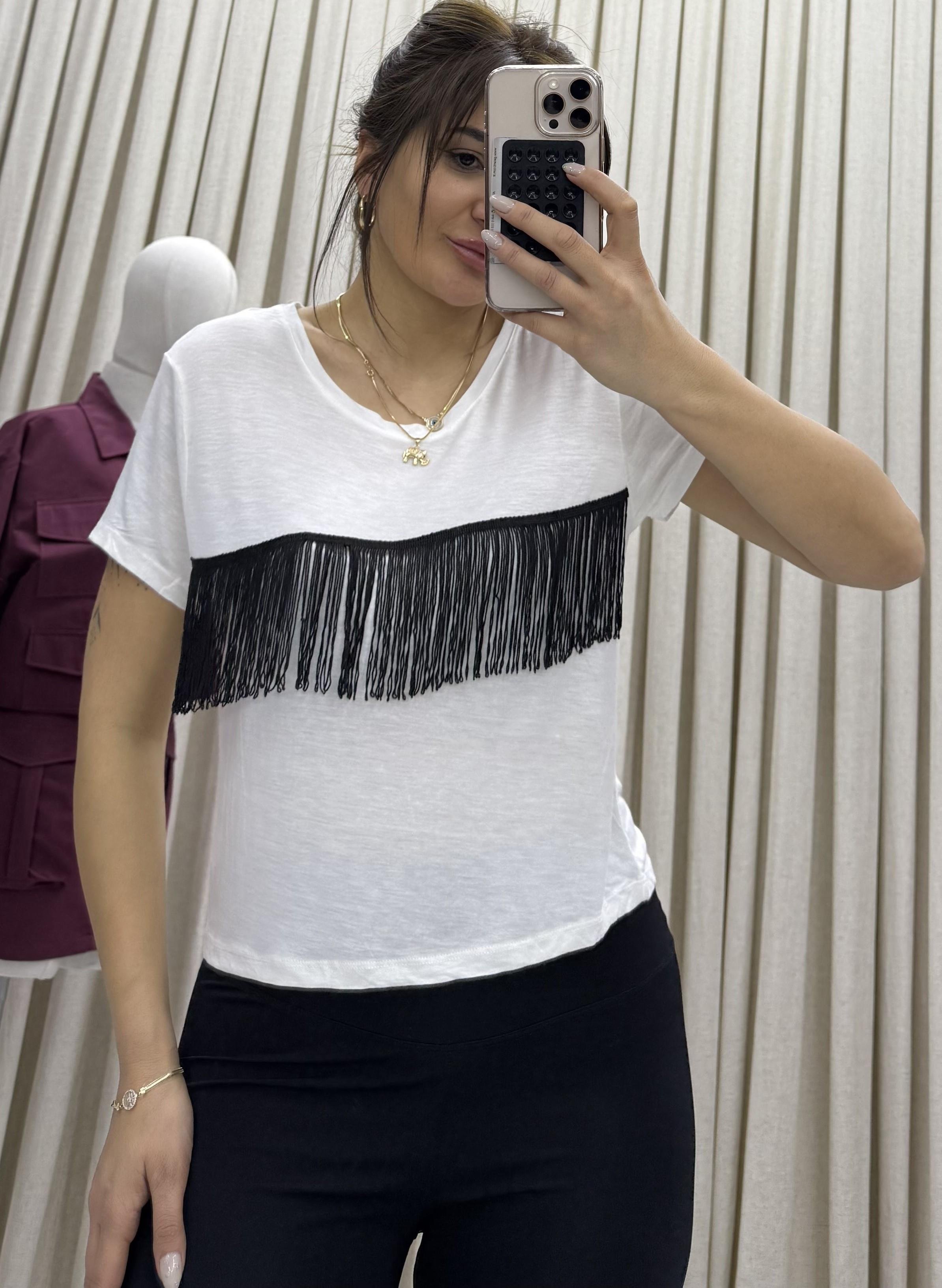 Bisiklet Yaka Püsküllü T-Shirt Beyaz