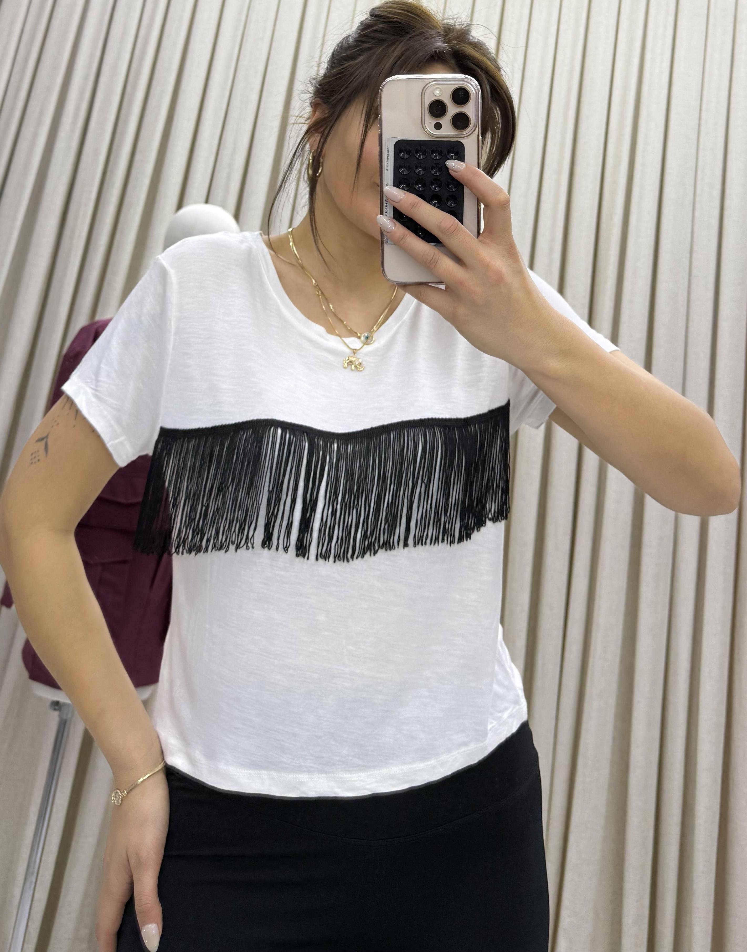 Bisiklet Yaka Püsküllü T-Shirt Beyaz