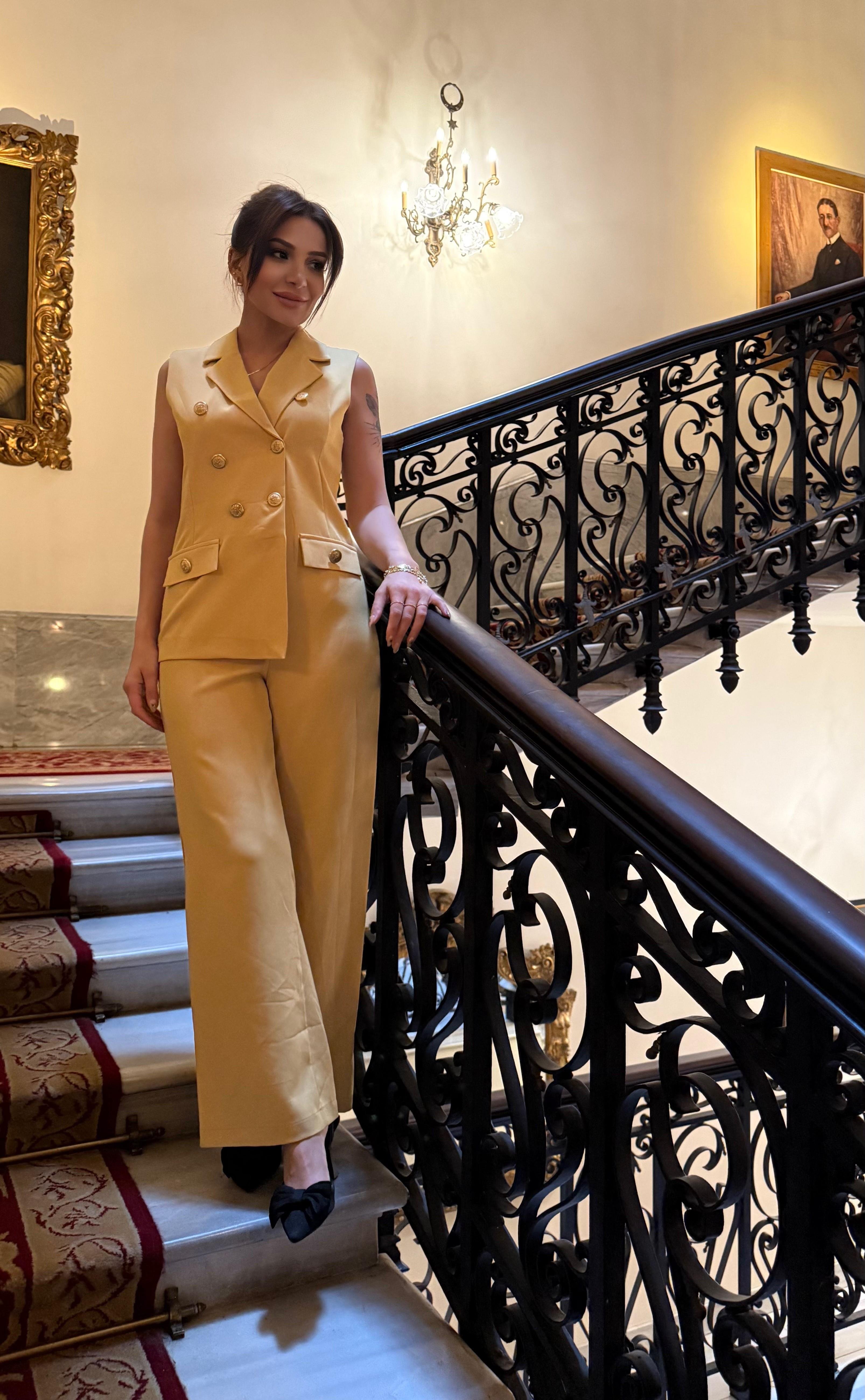 Ceket Yaka  Gold Düğmeli Tasarım Tulum -Hardal