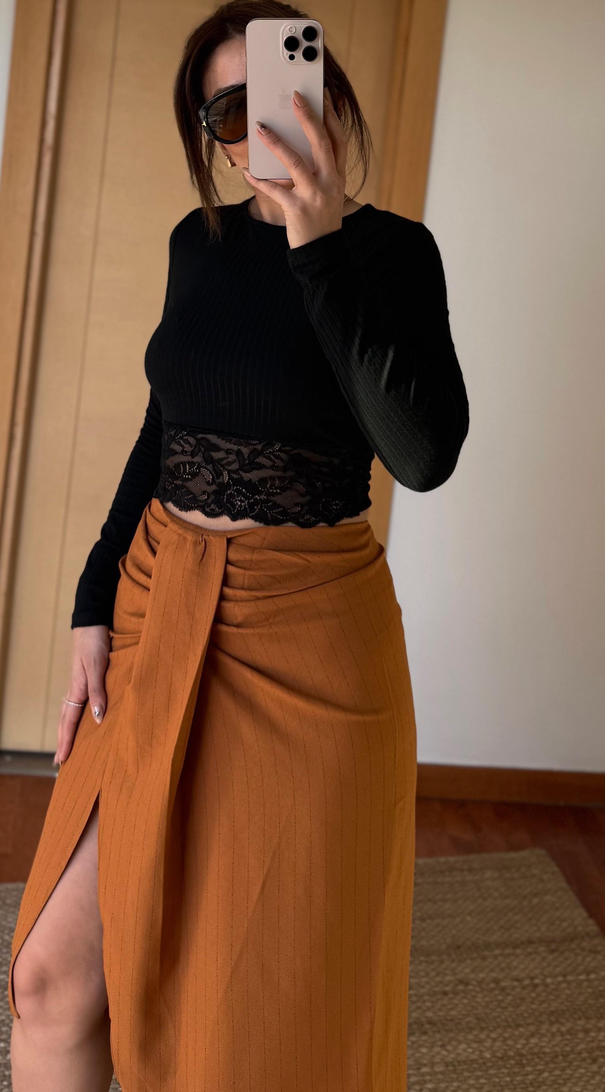 Dantel Detaylı Siyah Bluz