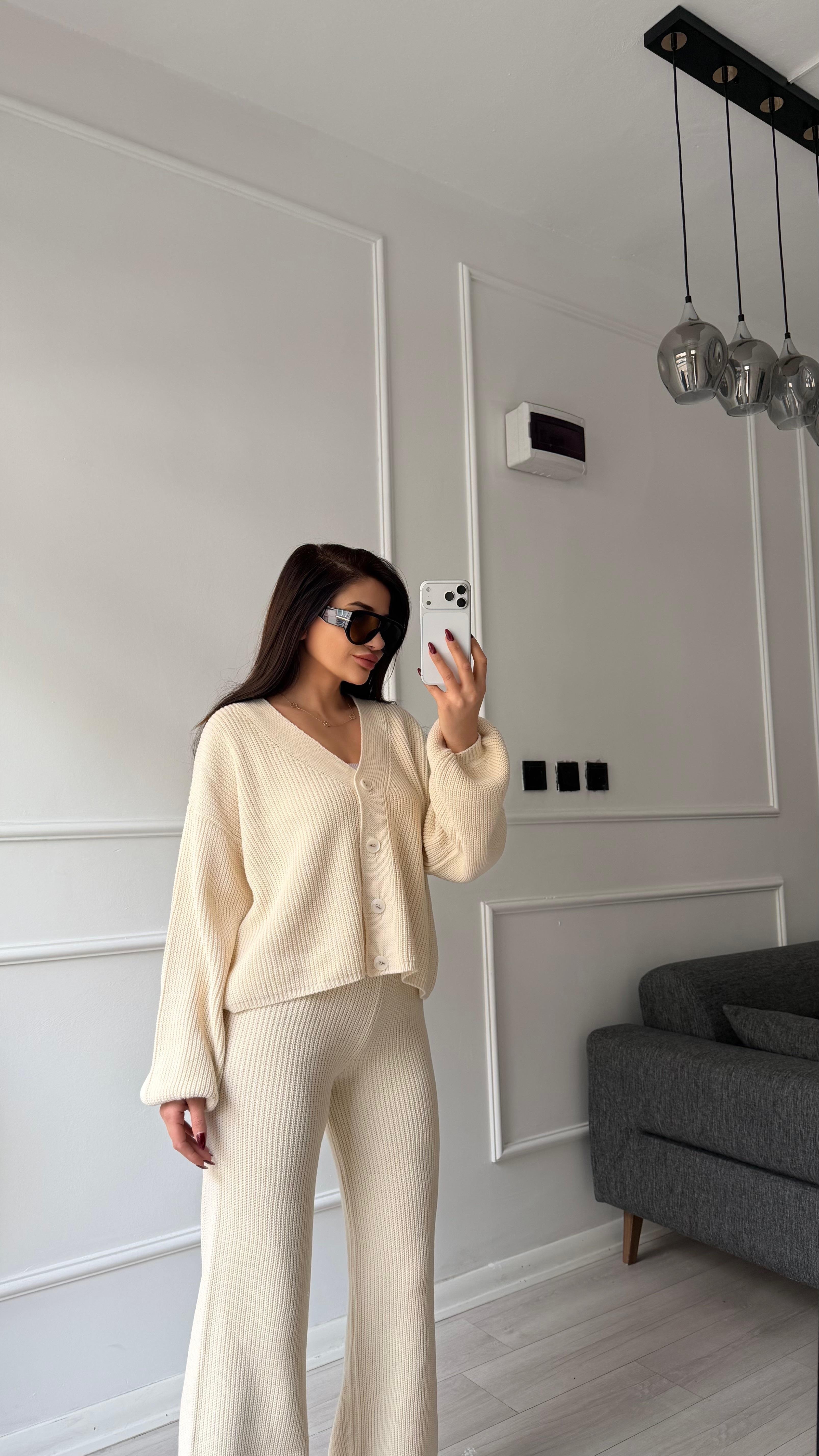 Ekru Düğme Detaylı Örme Takım