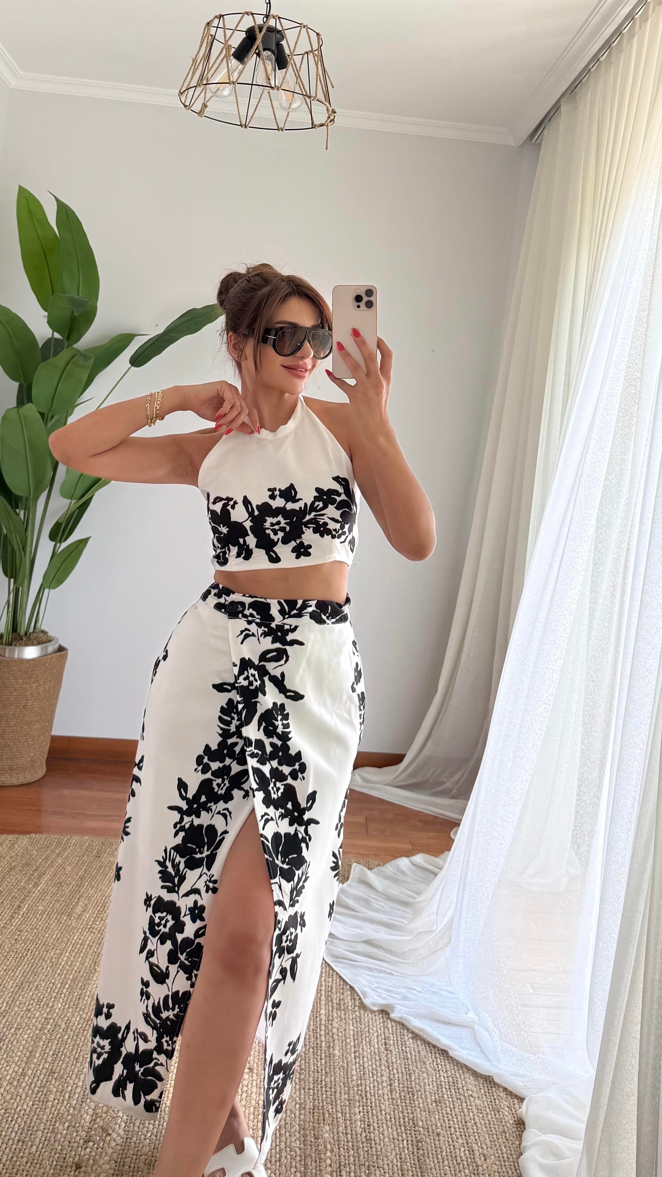 Etnik Desenli Siyah Crop ve Yırtmaçlı Maxi Etek Takım