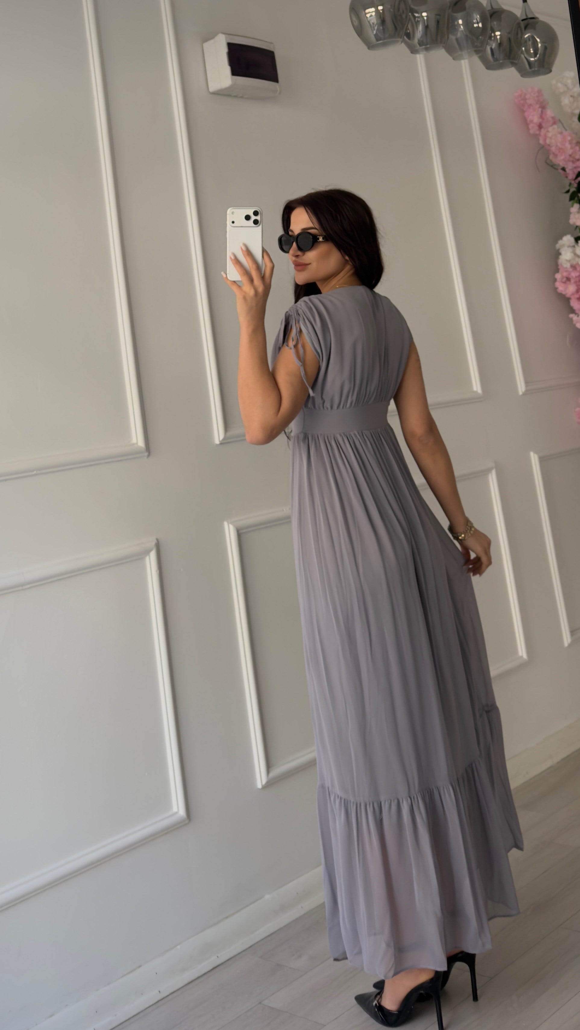 Gri V Yaka Dökümlü Sifon Elbise