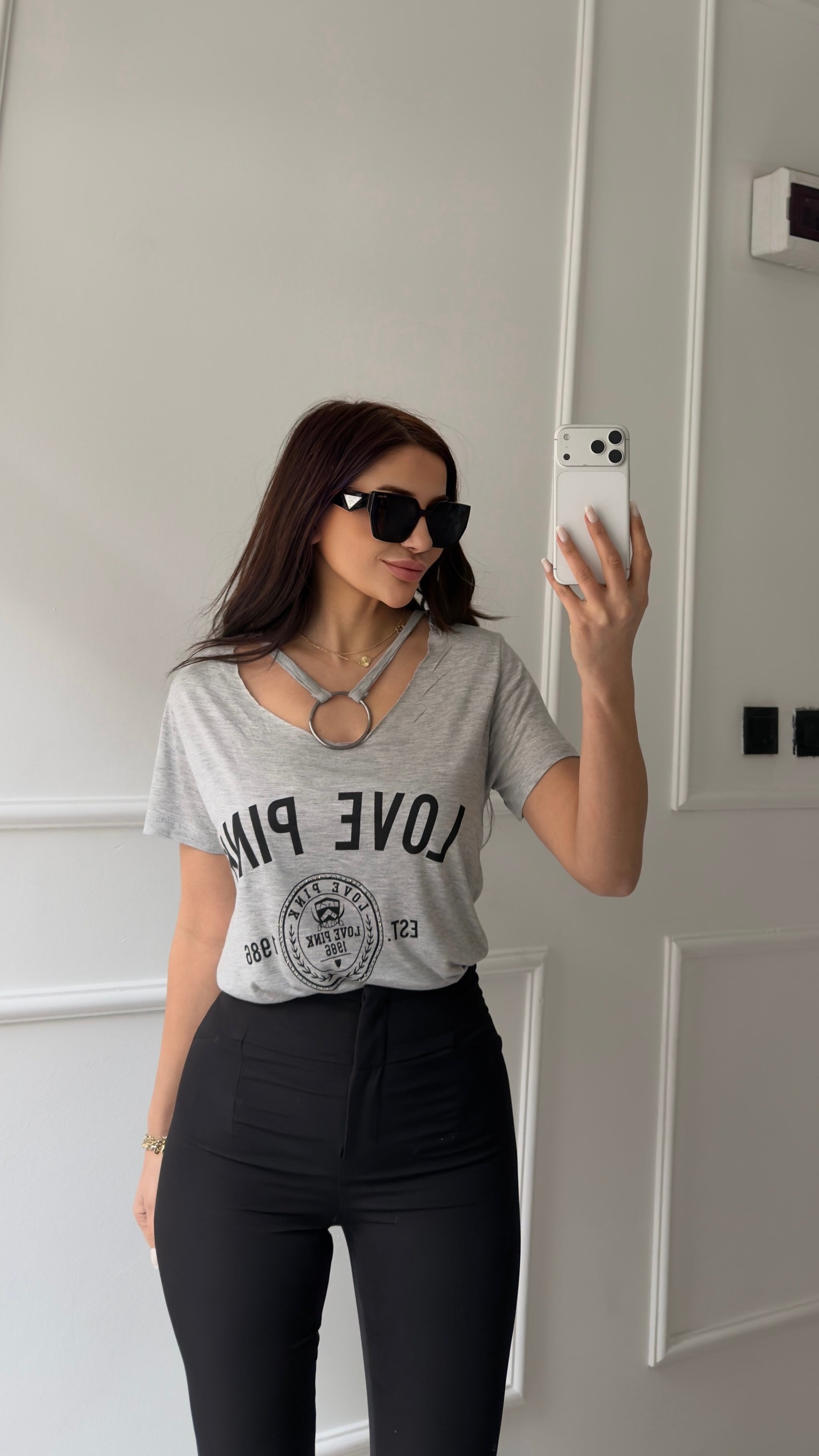 Halka Detaylı Gri Love Pink Baskılı Tişört