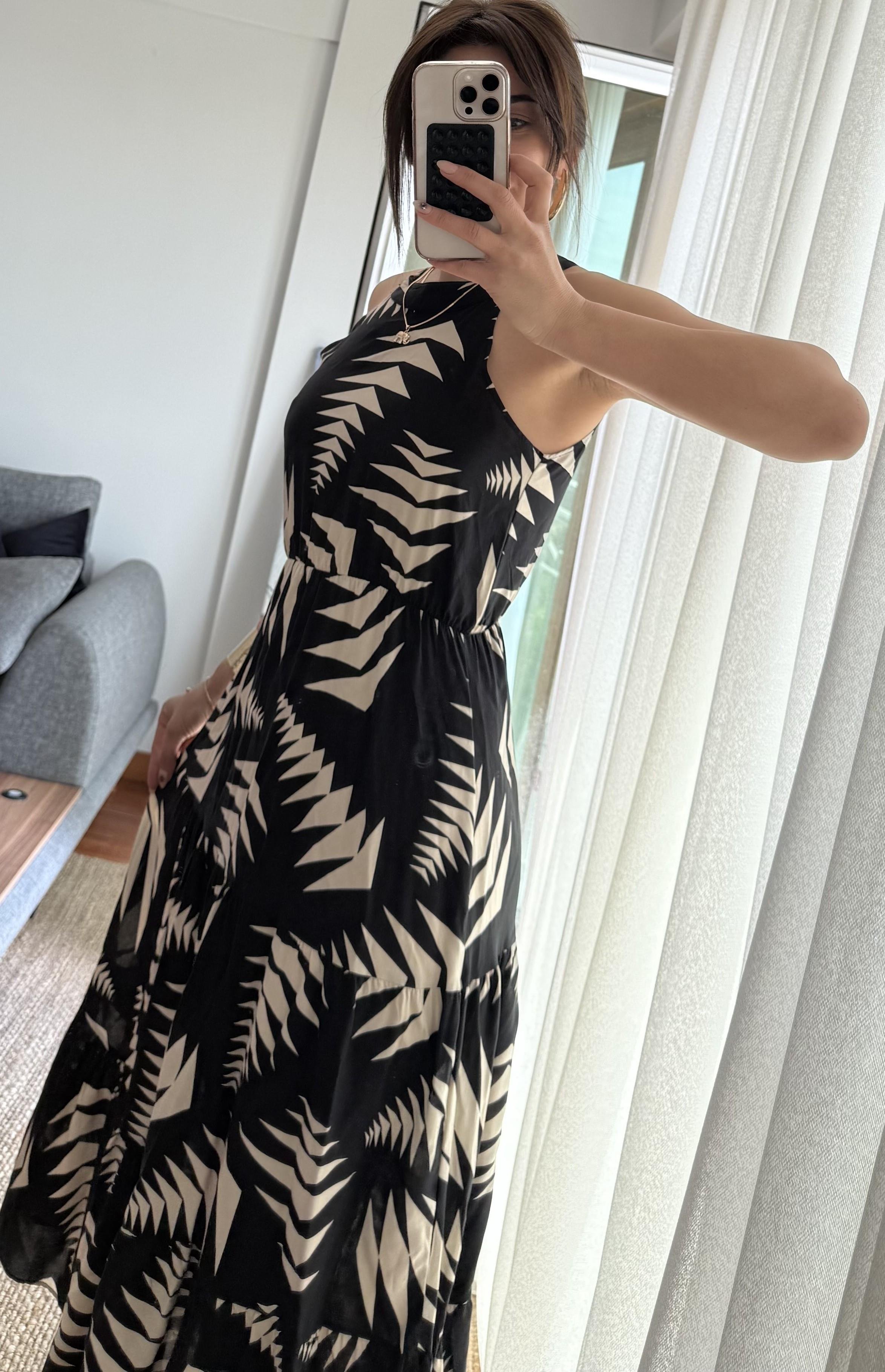 Halter Yaka Beli Lastikli Kloş Viskon Elbise