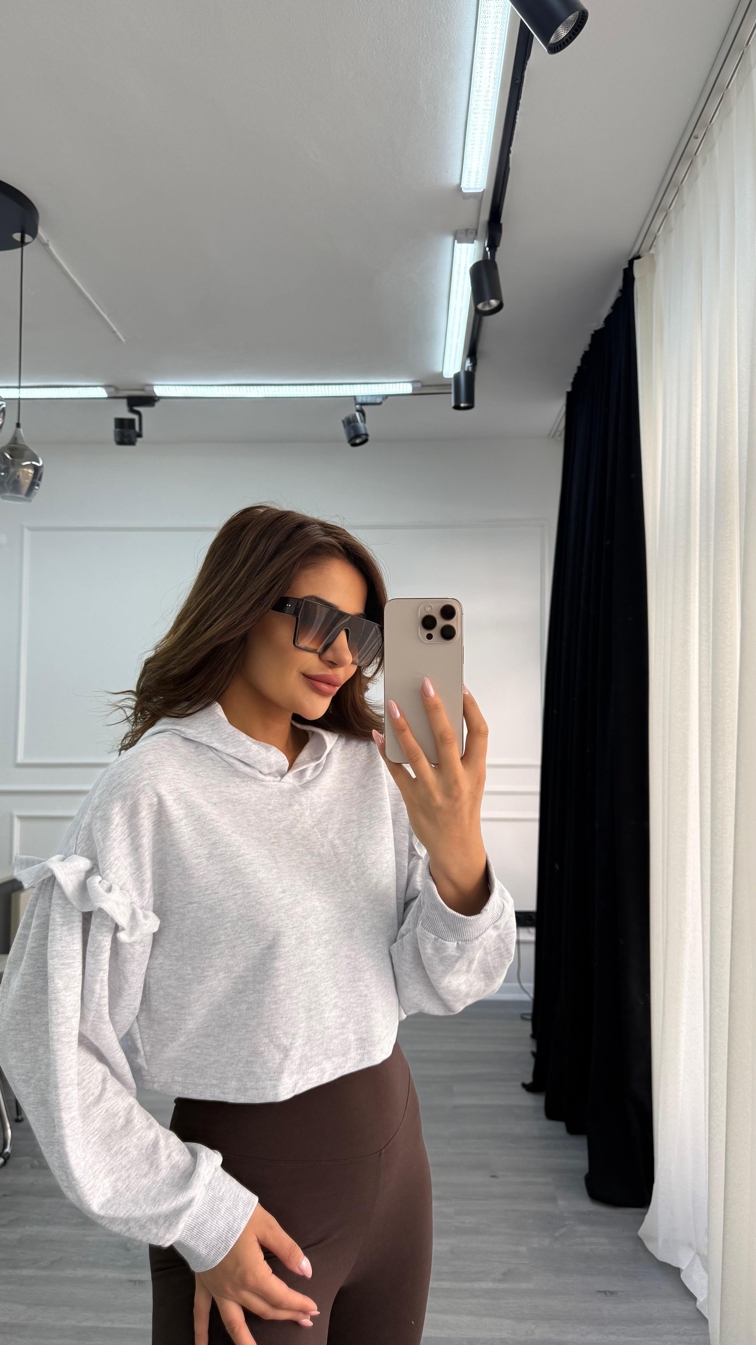 İnci Detaylı Kapüşonlu Sweatshirt