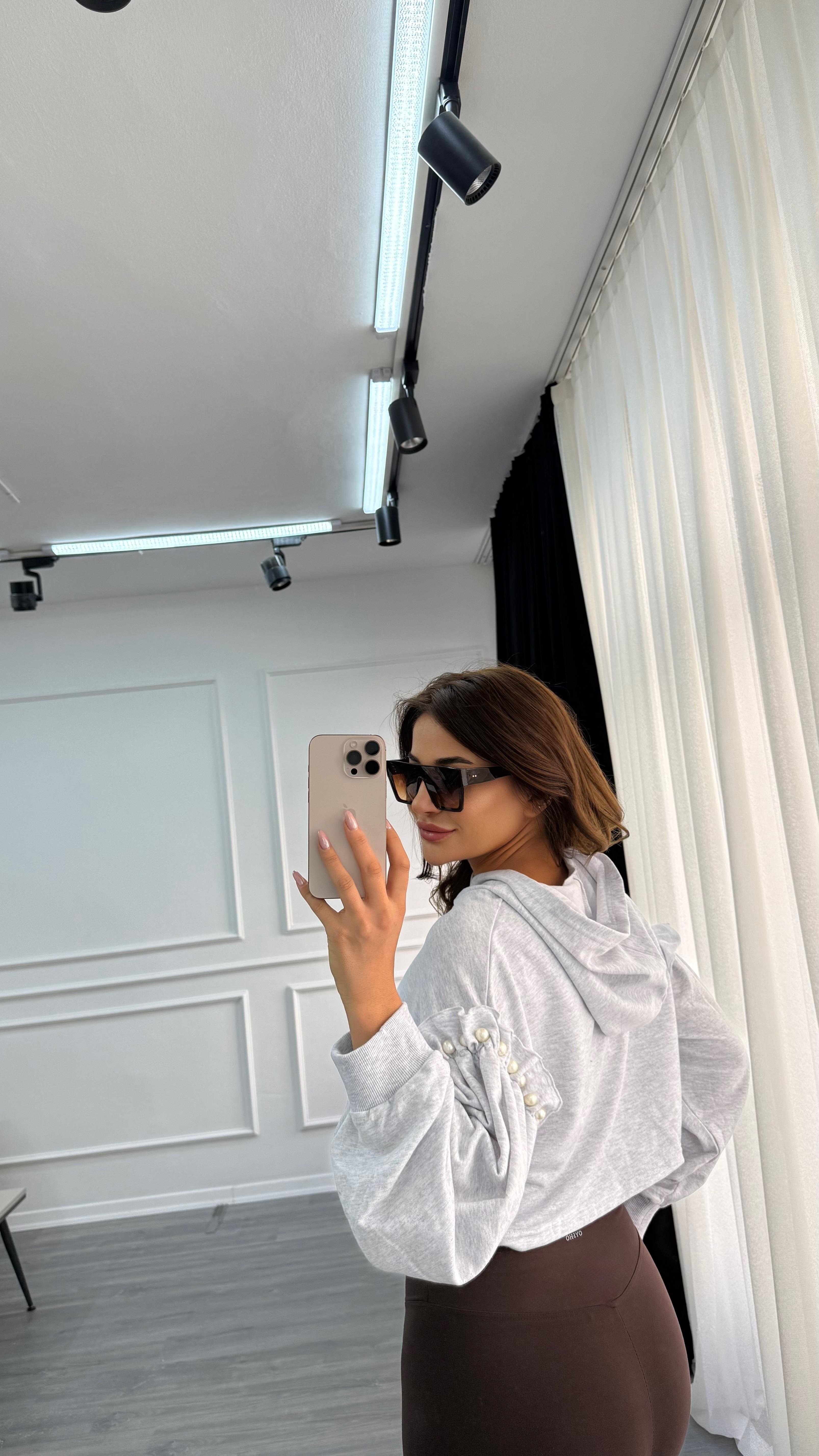 İnci Detaylı Kapüşonlu Sweatshirt