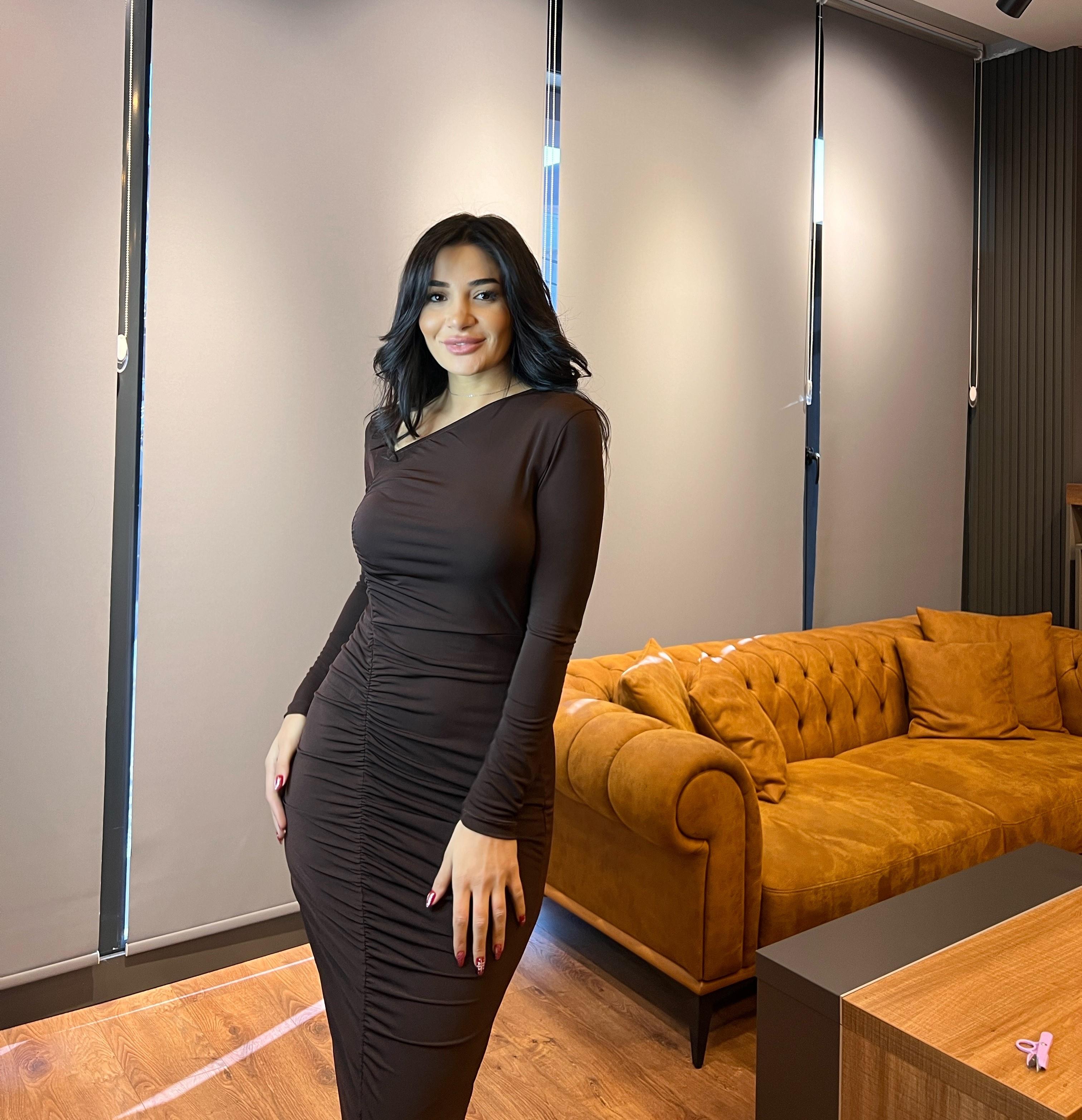 Kahve Büzgülü Asimetrik Yaka Midi Örme Elbise
