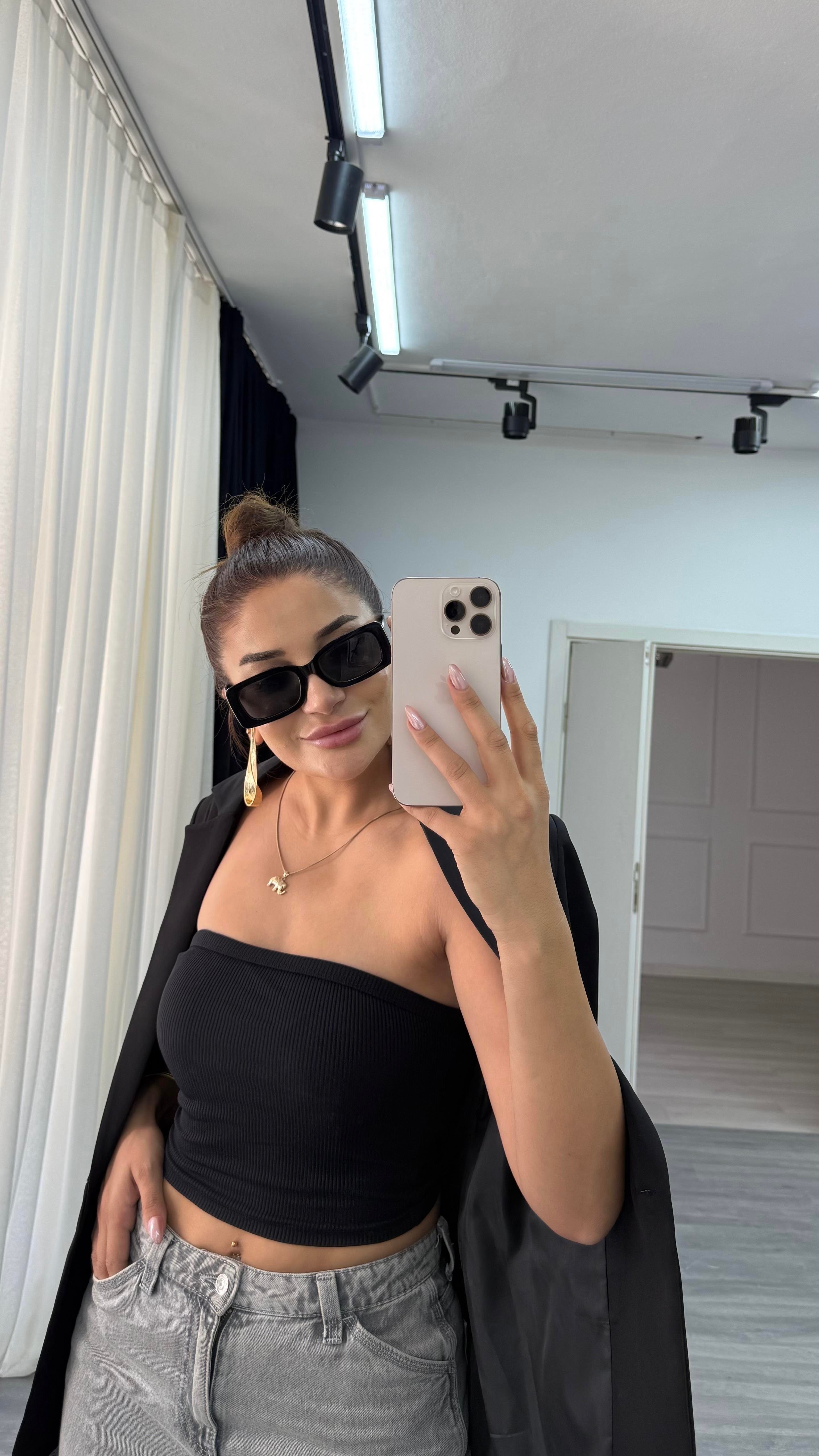 Kaplı Straplez Düz Crop-Siyah