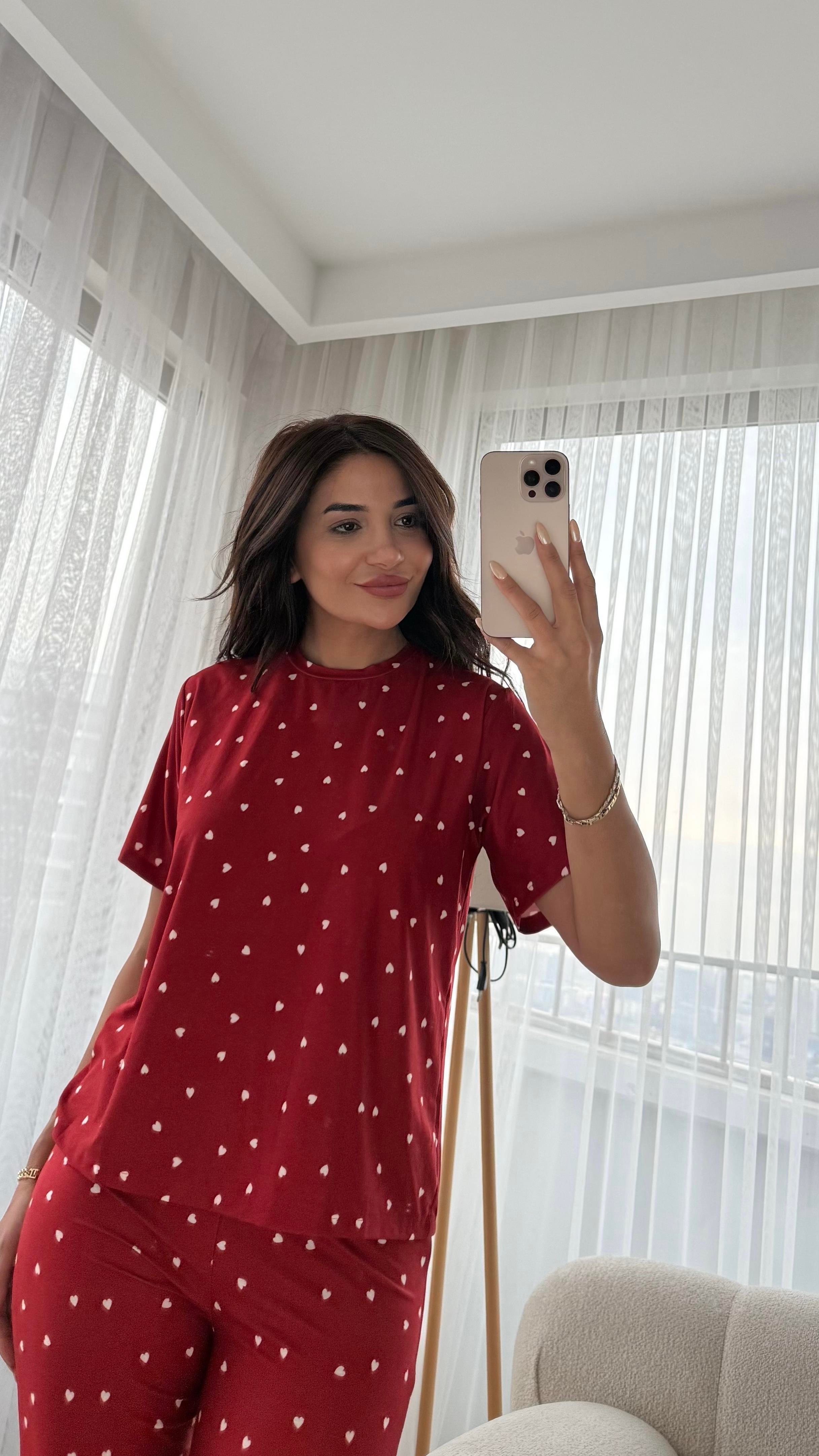 Kırmızı Premium Kalite Kısa Kollu Beyaz Kalp Desenli Pijama Takımı