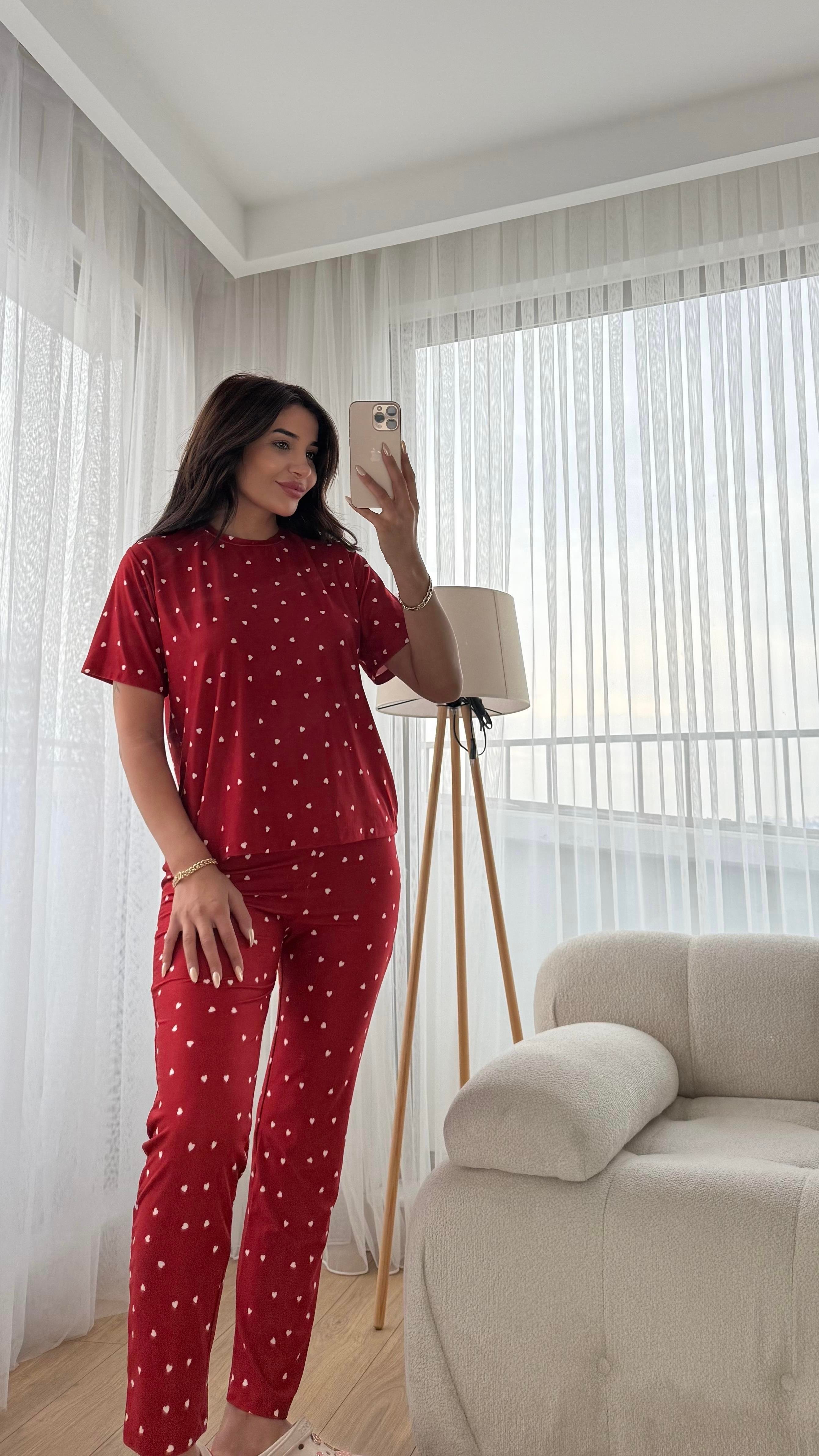 Kırmızı Premium Kalite Kısa Kollu Beyaz Kalp Desenli Pijama Takımı